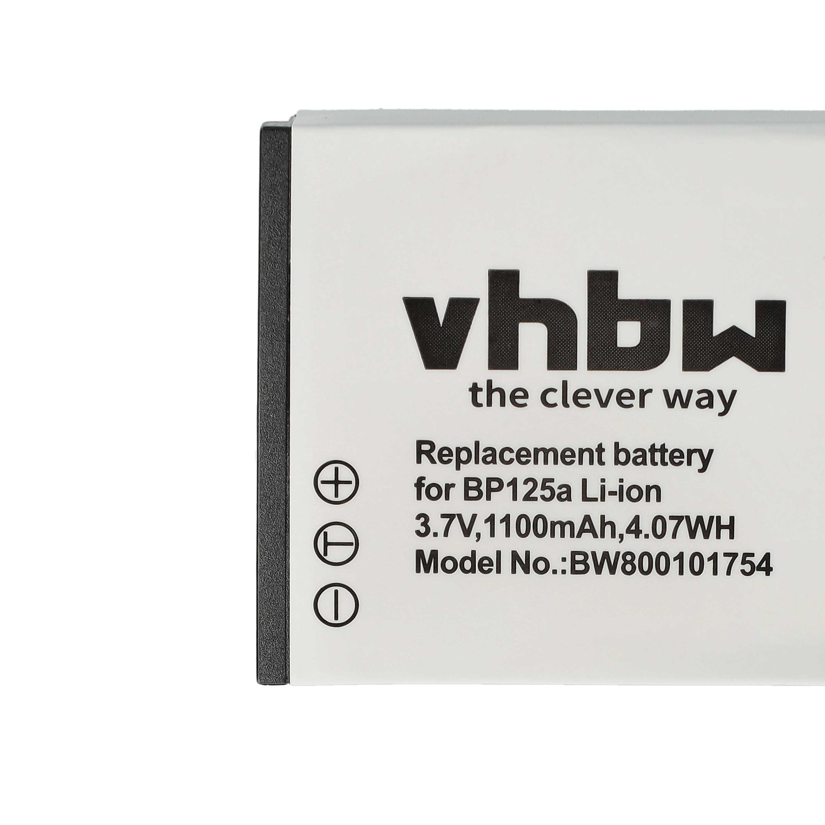Eine weiße Batterie mit schwarzen Seiten, Text darauf und ein Plus- und Minuszeichen.