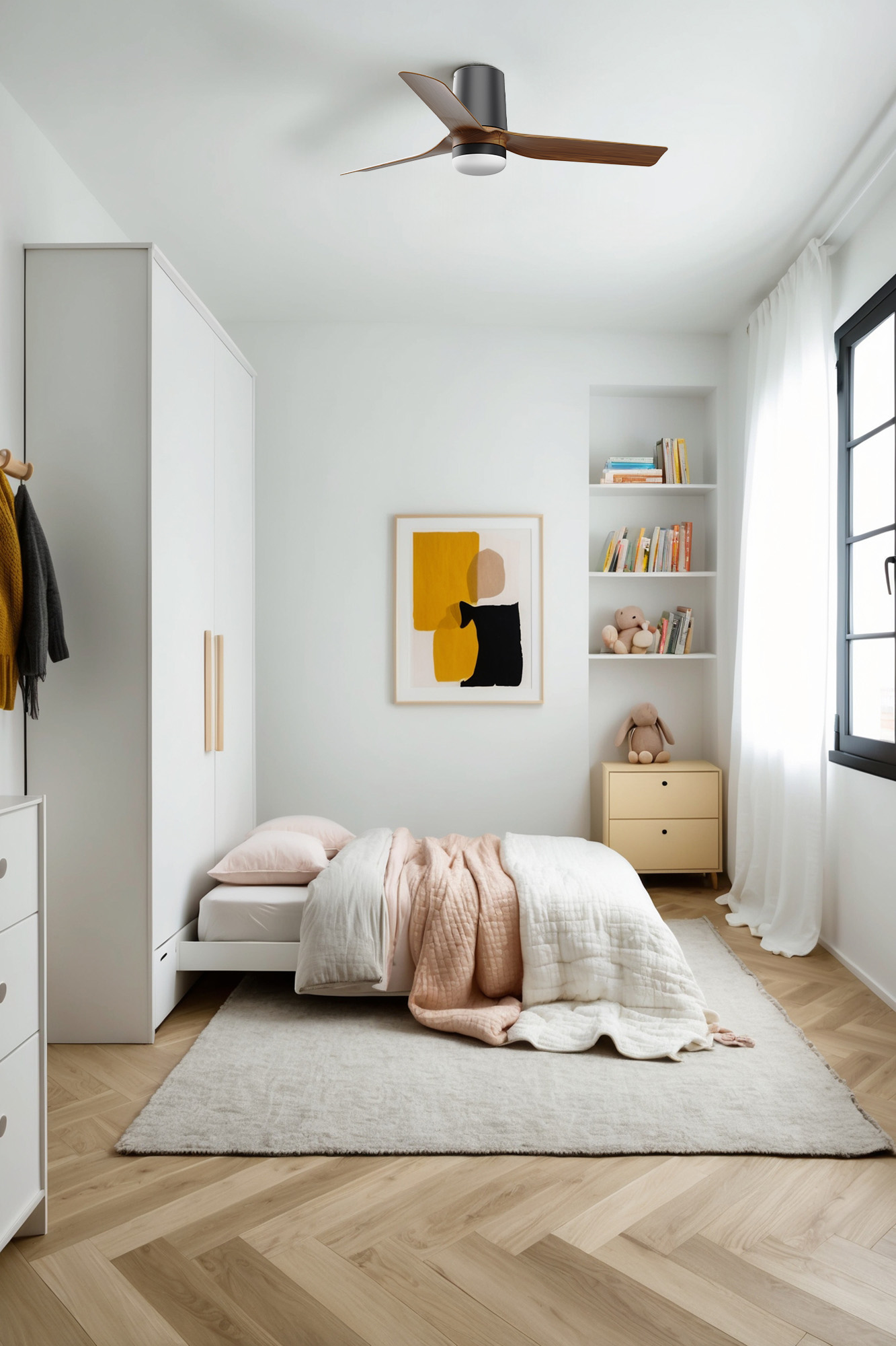 Schlafzimmer mit Bett, Kunstwerk und Kleiderschrank. Helles Holz, neutrale Farben.