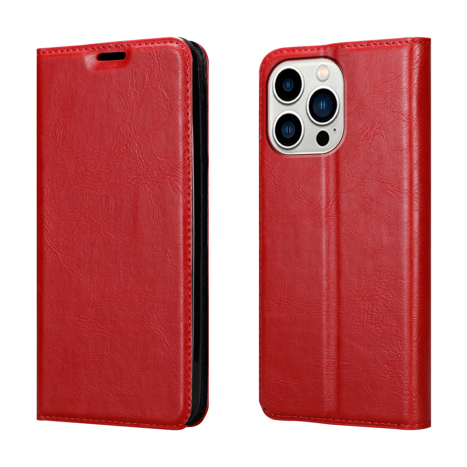 Zwei rote Leder-Handyhüllen, eine offen, zeigt Telefon mit Dreifachkamera.