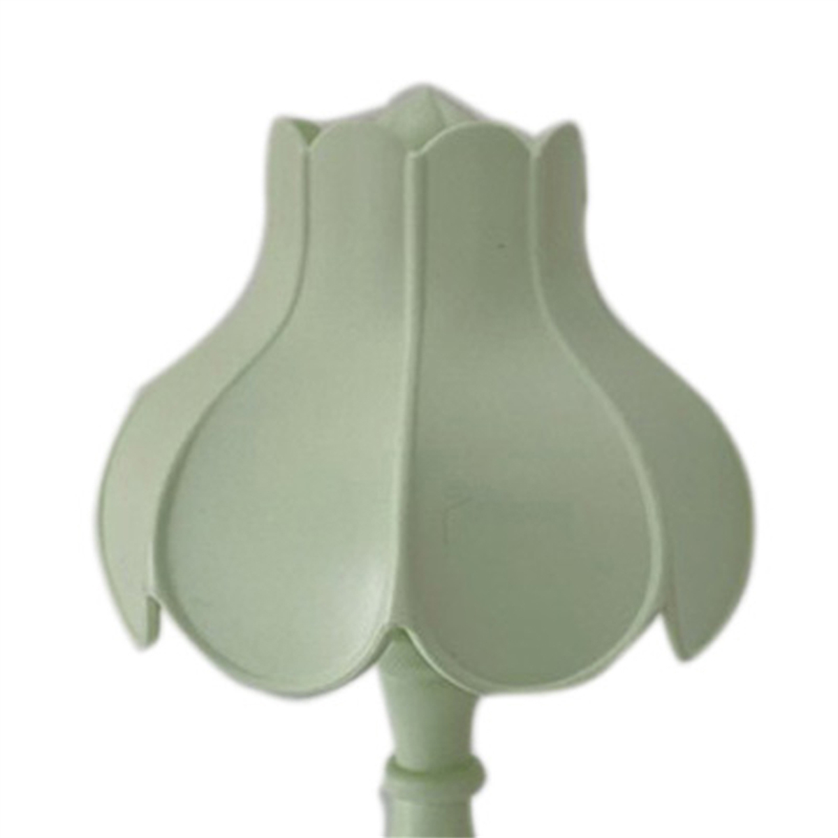 Grüner Lampenschirm, blütenblattartiges Design, mit Stiel.