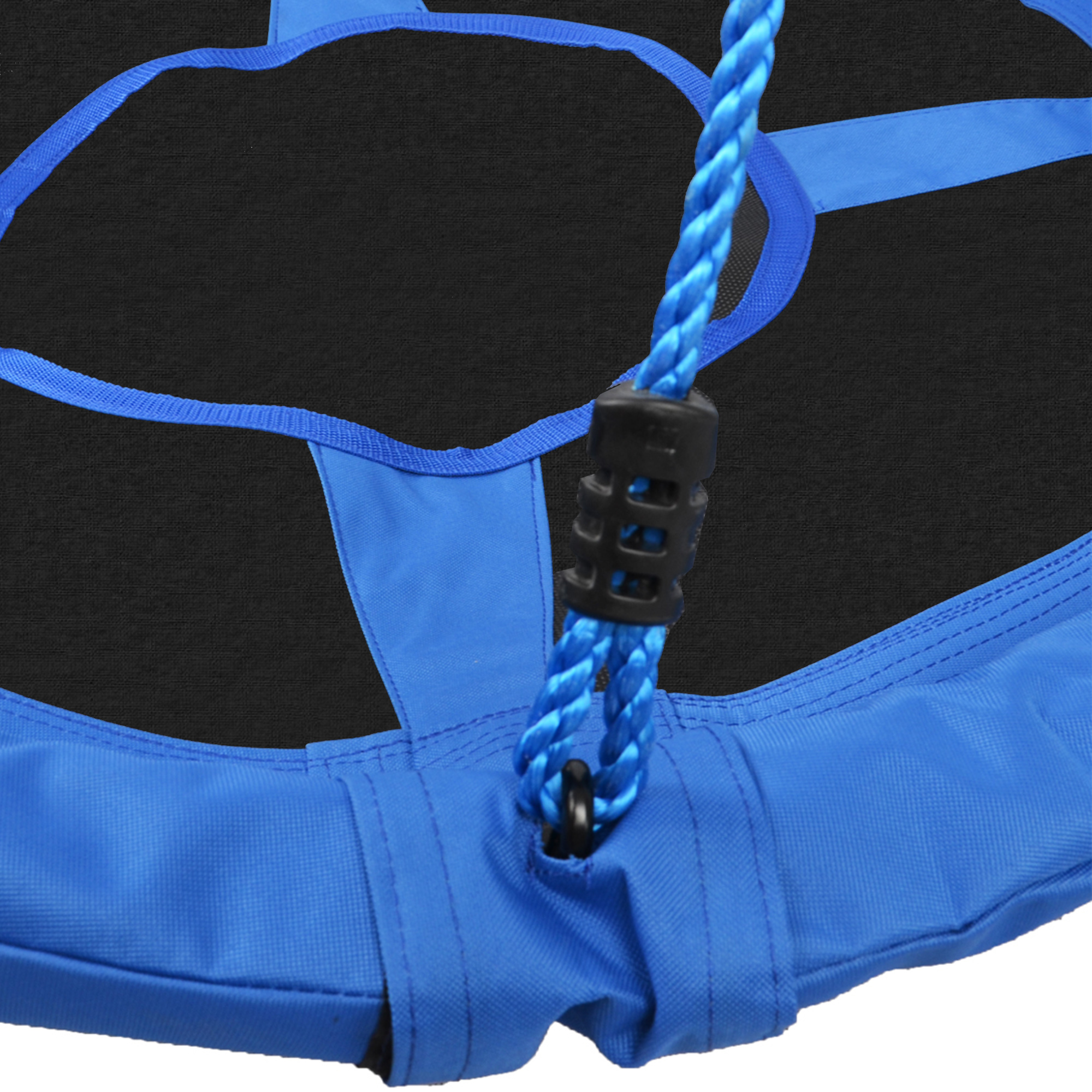 Corda blu e seggiolino blu con dettagli neri. Sfondo scuro.