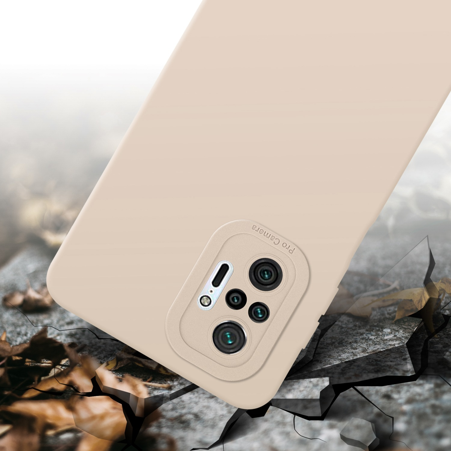 Una custodia beige per telefono con sporgenza della fotocamera e superficie incrinata.