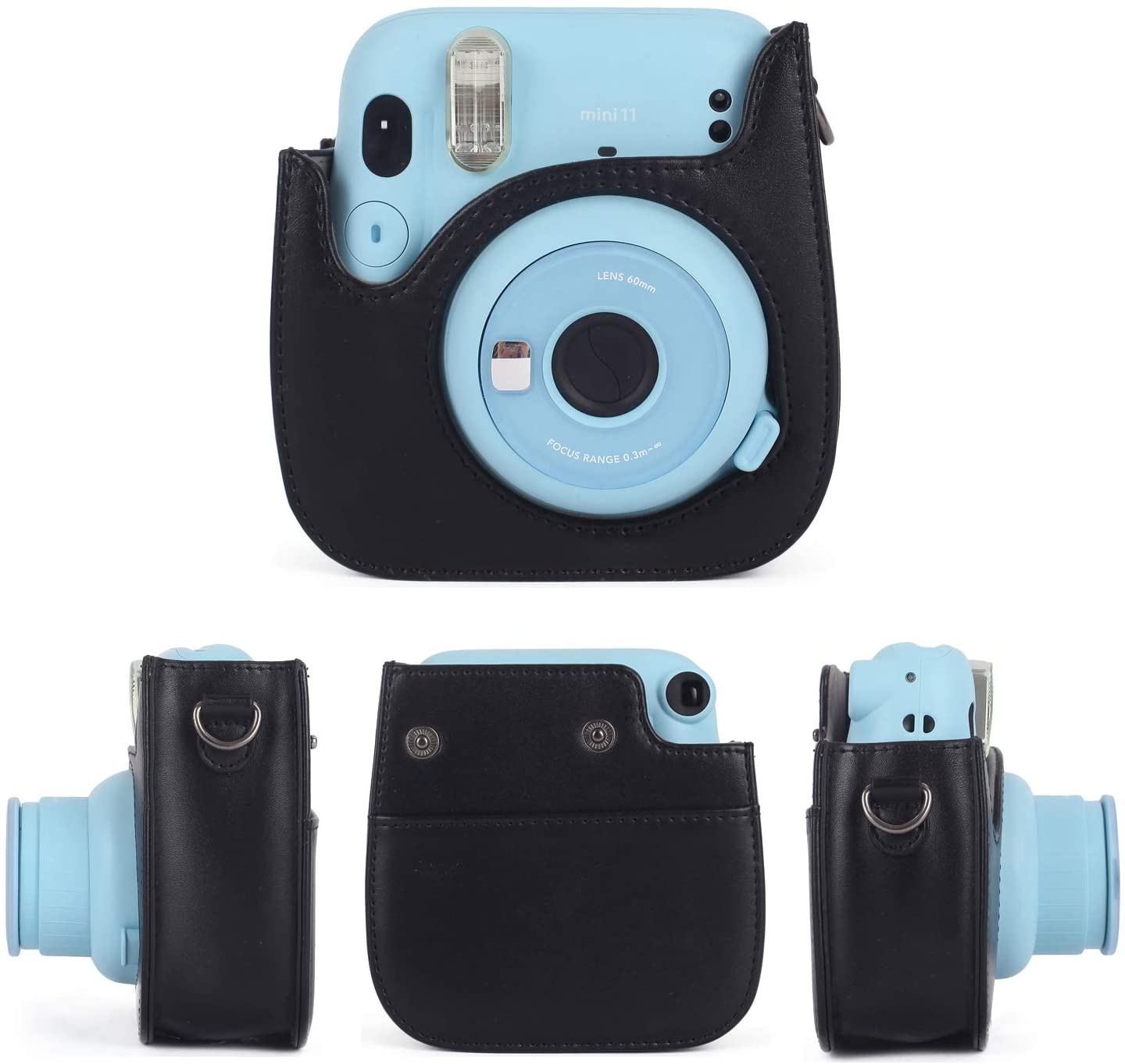 Eine hellblaue Instax Mini 11 Kamera in einer schwarzen Ledertasche. Verschiedene Ansichten.
