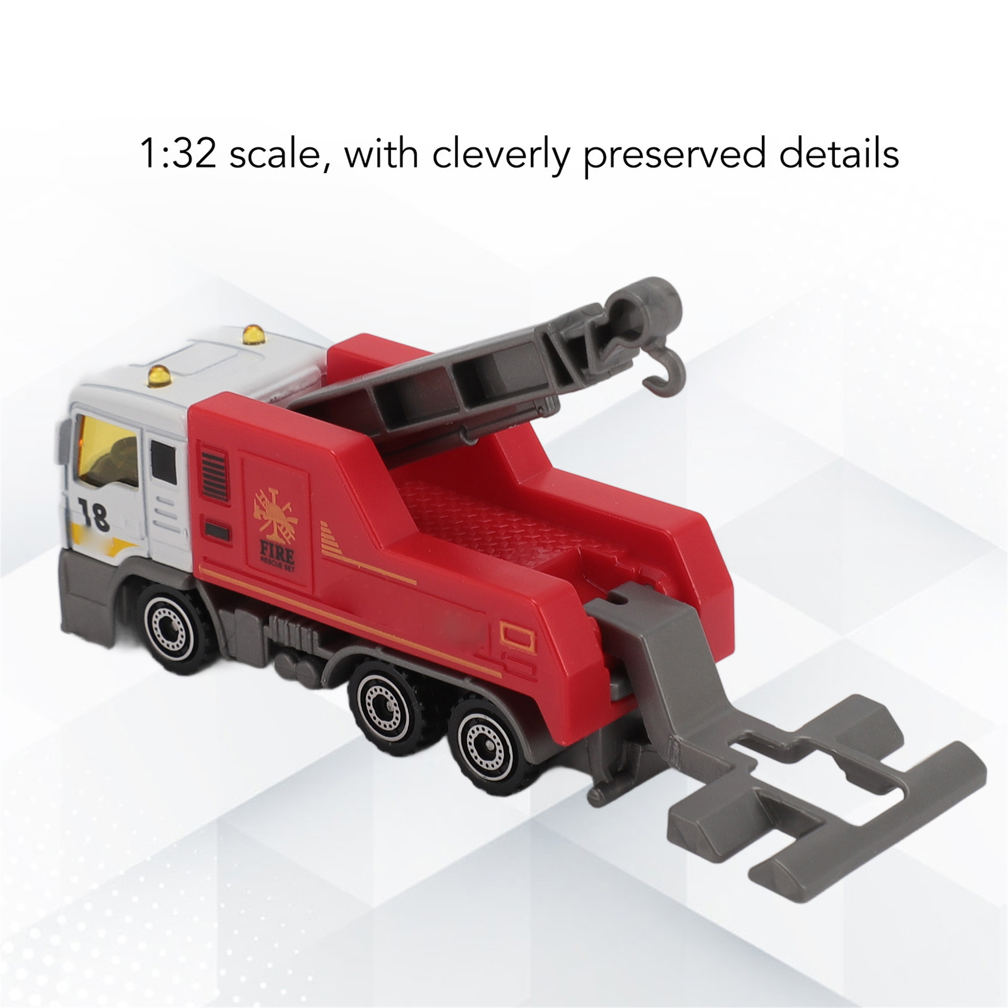 Spielzeug-Feuerwehrwagen, rot und weiß, mit Kran und grauen Details, auf weißem Grund.