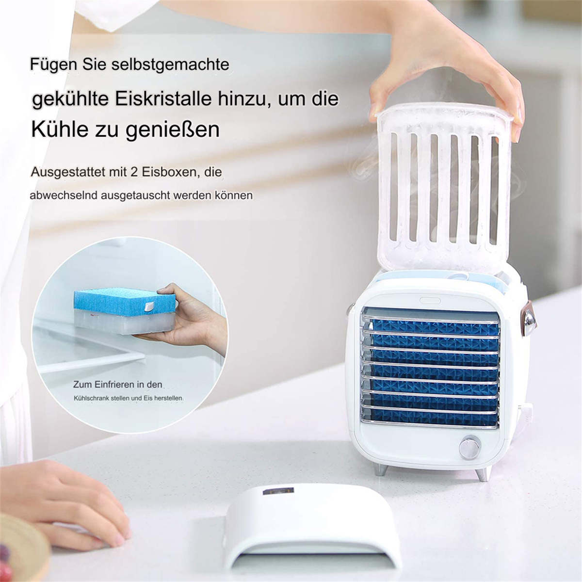 Ein Eiskühlgerät, in das Eispackungen eingelegt werden, über einer weißen Oberfläche.