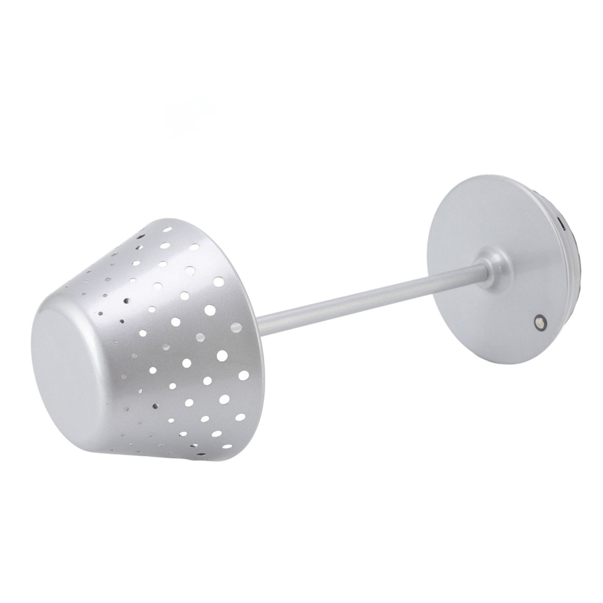 Silberne Lampe mit kleinen Löchern am Kegel. Weißer Hintergrund.