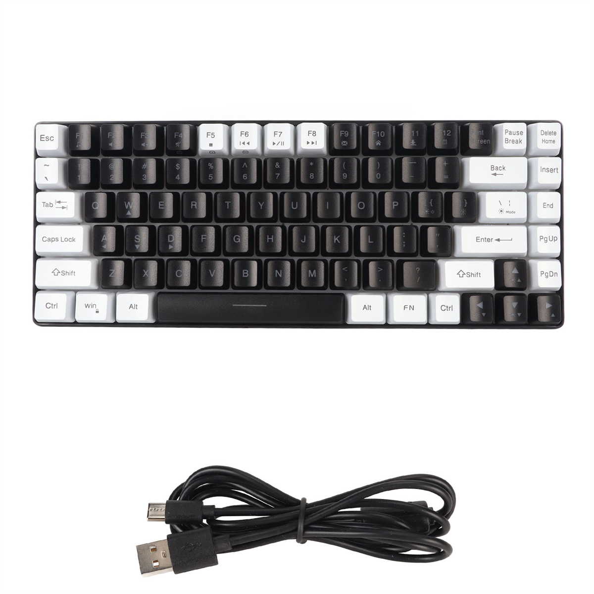 Eine weiß-schwarze mechanische Tastatur mit verschiedenen Tasten und einem schwarzen USB-Kabel unten.