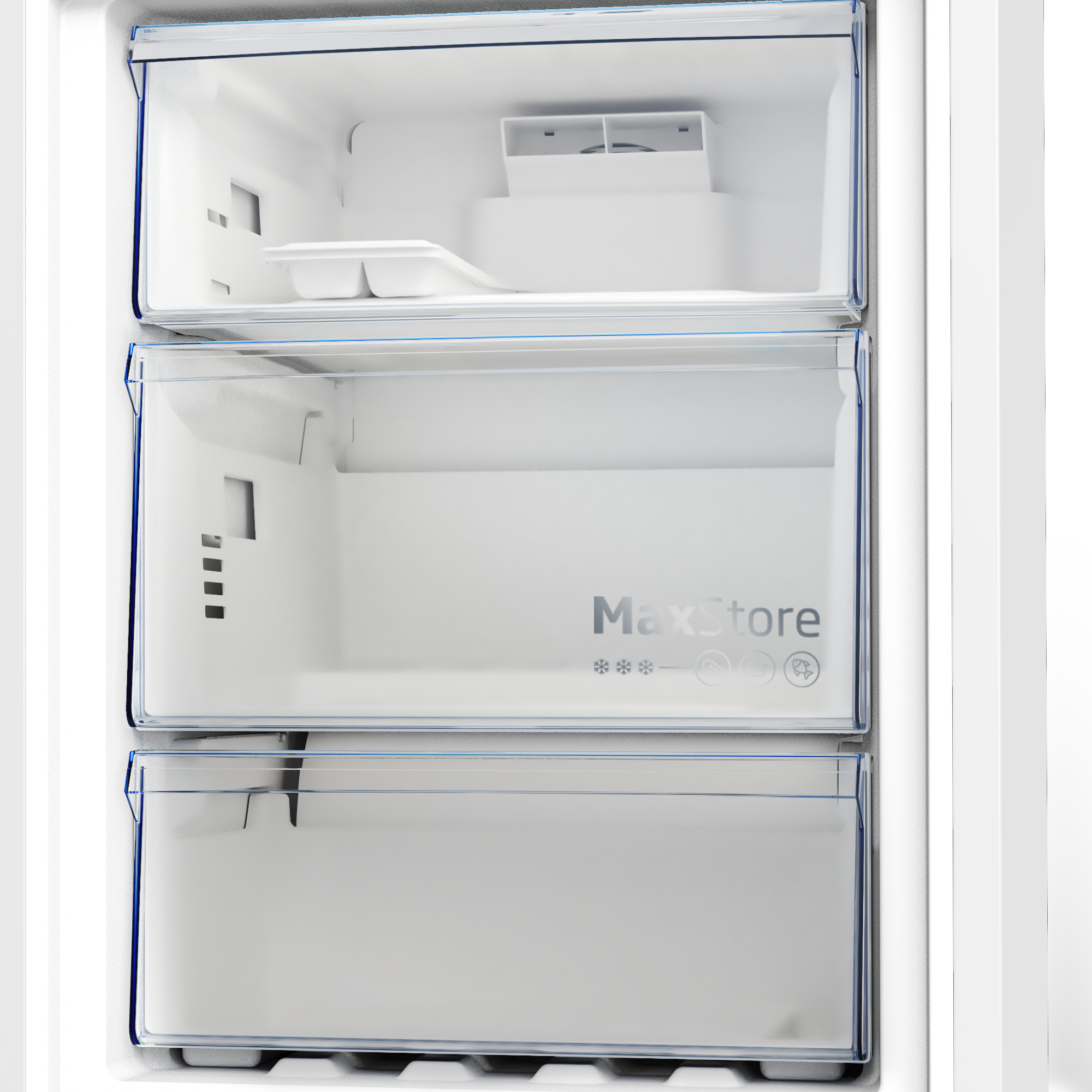El interior de un refrigerador con tres cajones transparentes. Los cajones están etiquetados MaxStore.