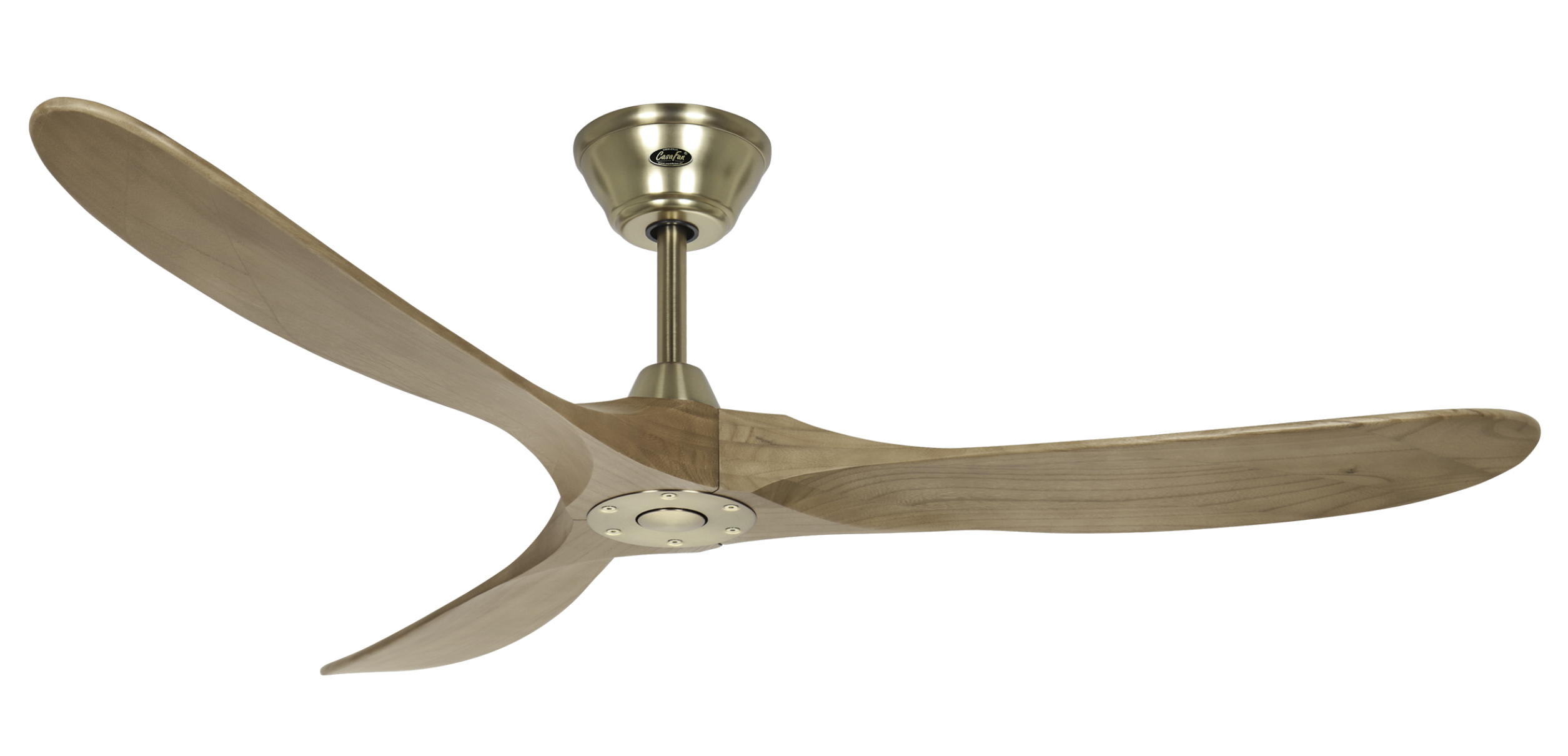 Un ventilatore da soffitto con tre pale in legno e un alloggiamento motore color ottone. È su sfondo bianco.