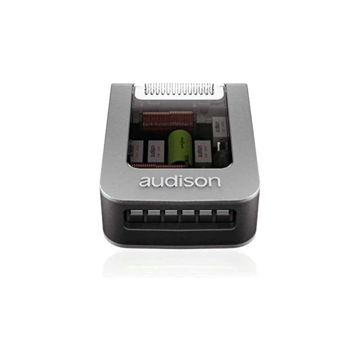 Eine Audison-Frequenzweiche für Auto-Audio, isoliert auf weißem Grund.