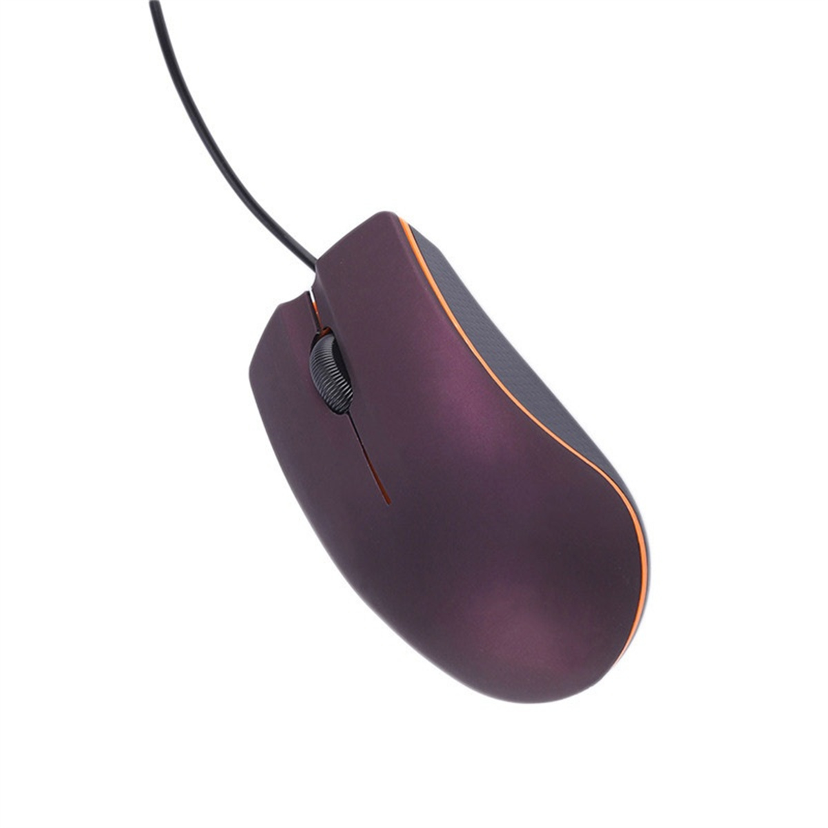Eine lila Computermaus mit orangefarbenem Akzent. Schwarzes Kabel befestigt. Weißer Hintergrund.