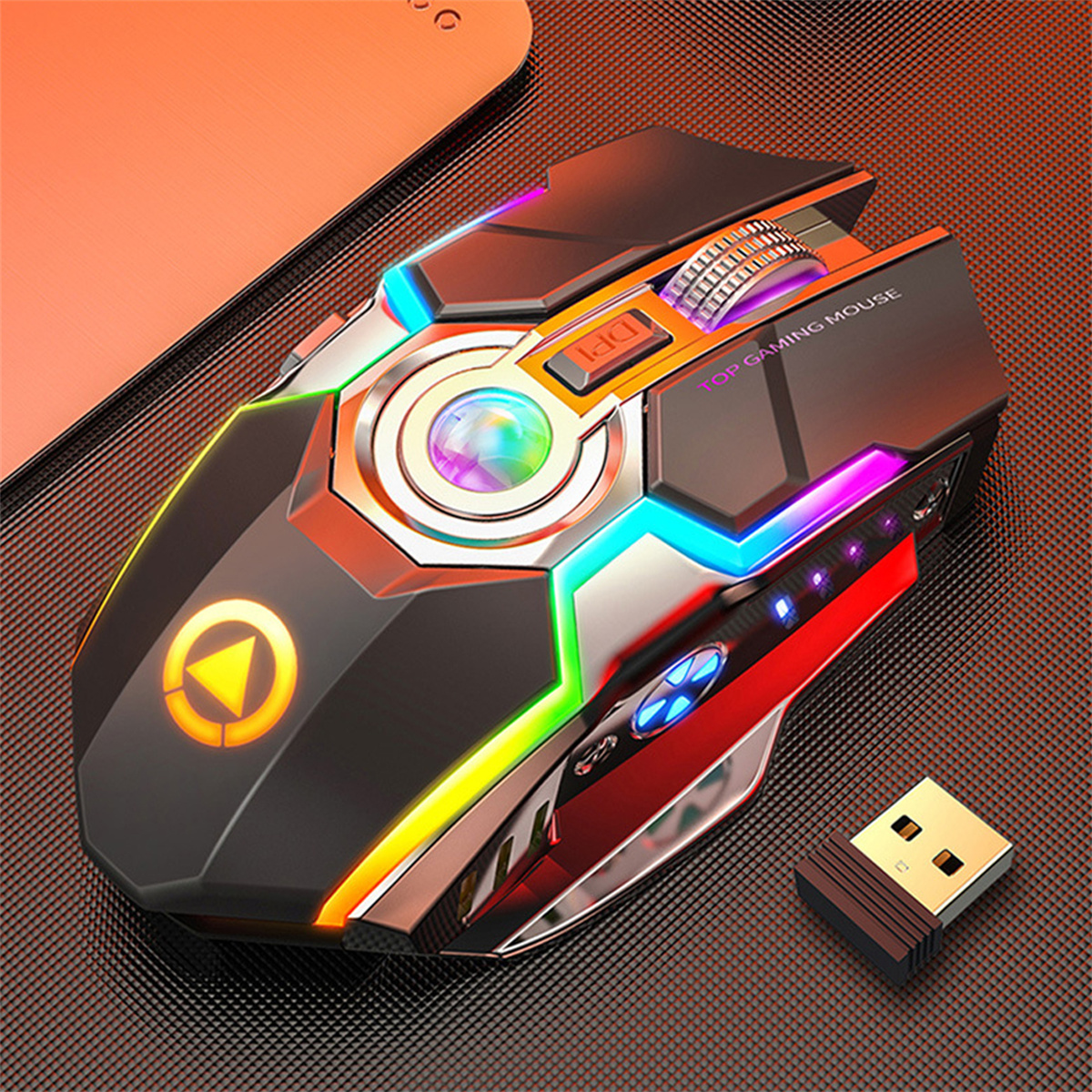 Eine schwarze Gaming-Maus mit RGB-Beleuchtung und einem USB-Empfänger. Die Maus hat ein futuristisches Design.