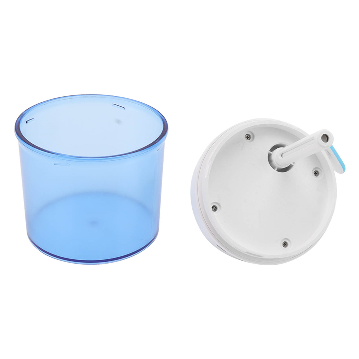 Zwei transparente blaue Kunststoffbehälter und ein weißer Deckel mit Griff. Weißer Hintergrund.