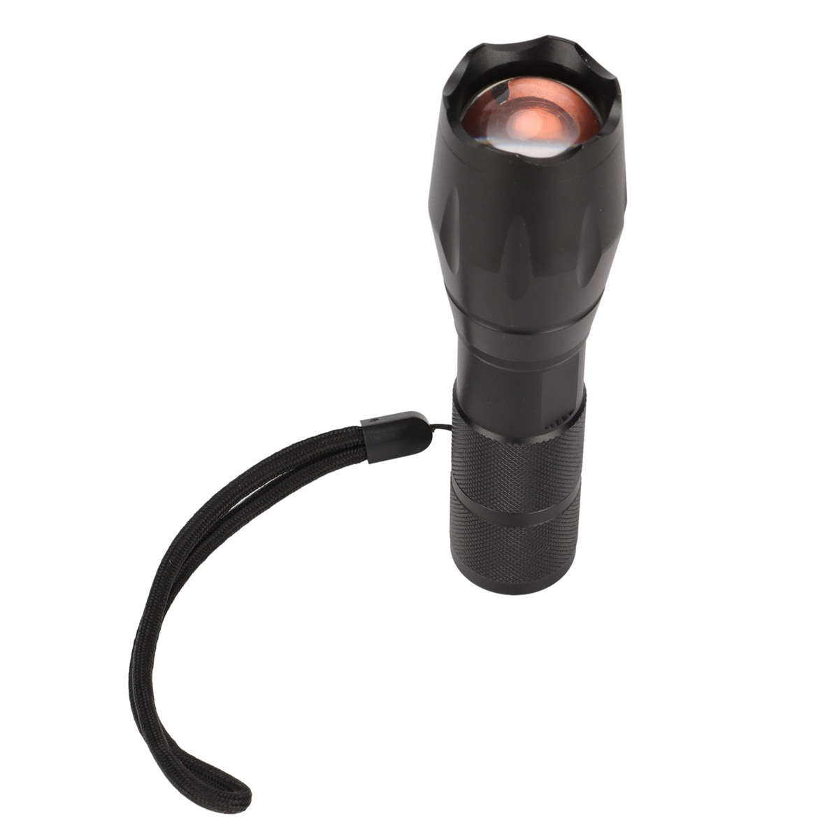 Schwarze Taschenlampe mit Handschlaufe. Weißer Hintergrund.