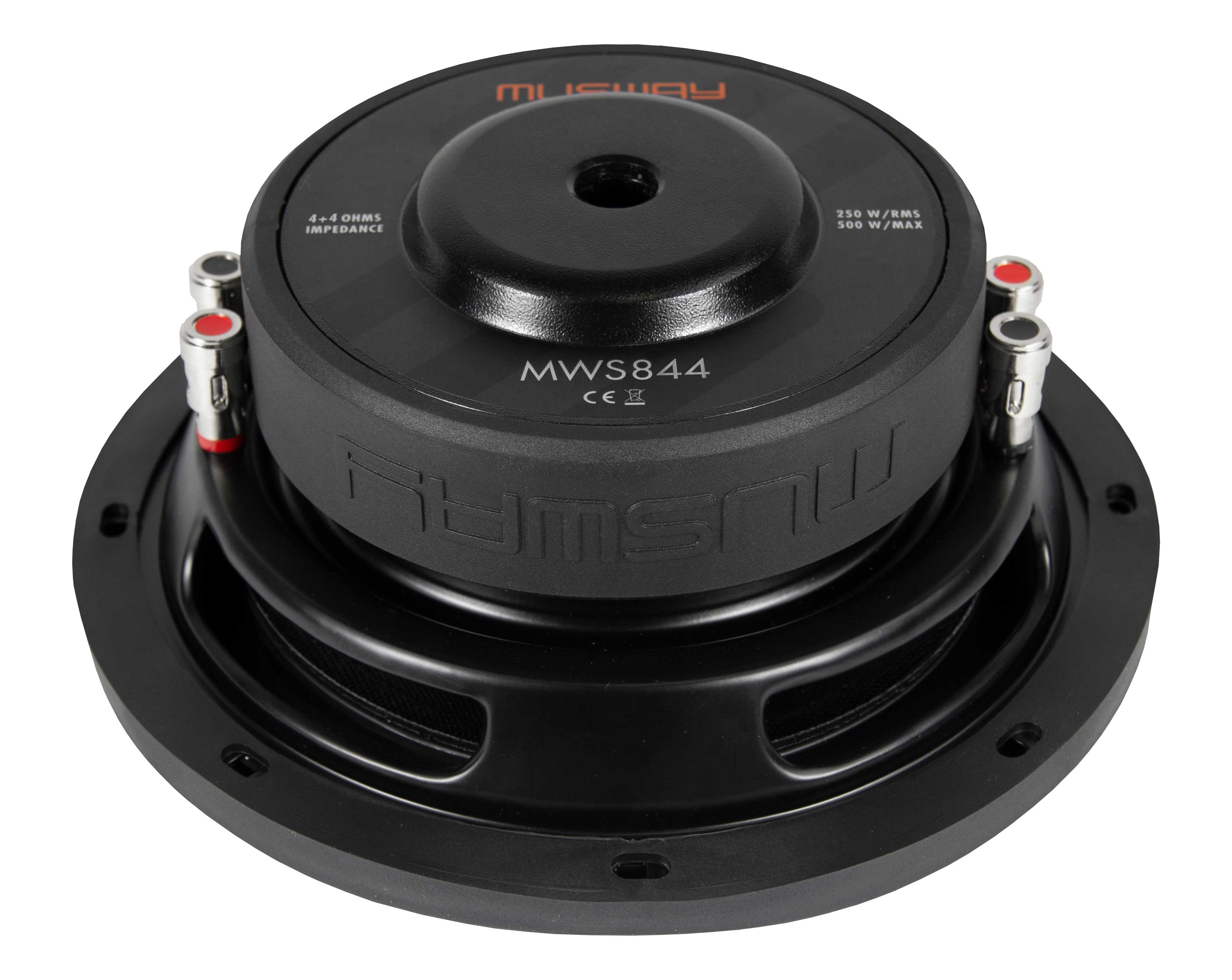 Ein schwarzer Subwoofer mit dem Markennamen 'Musway' und technischen Details aufgedruckt.