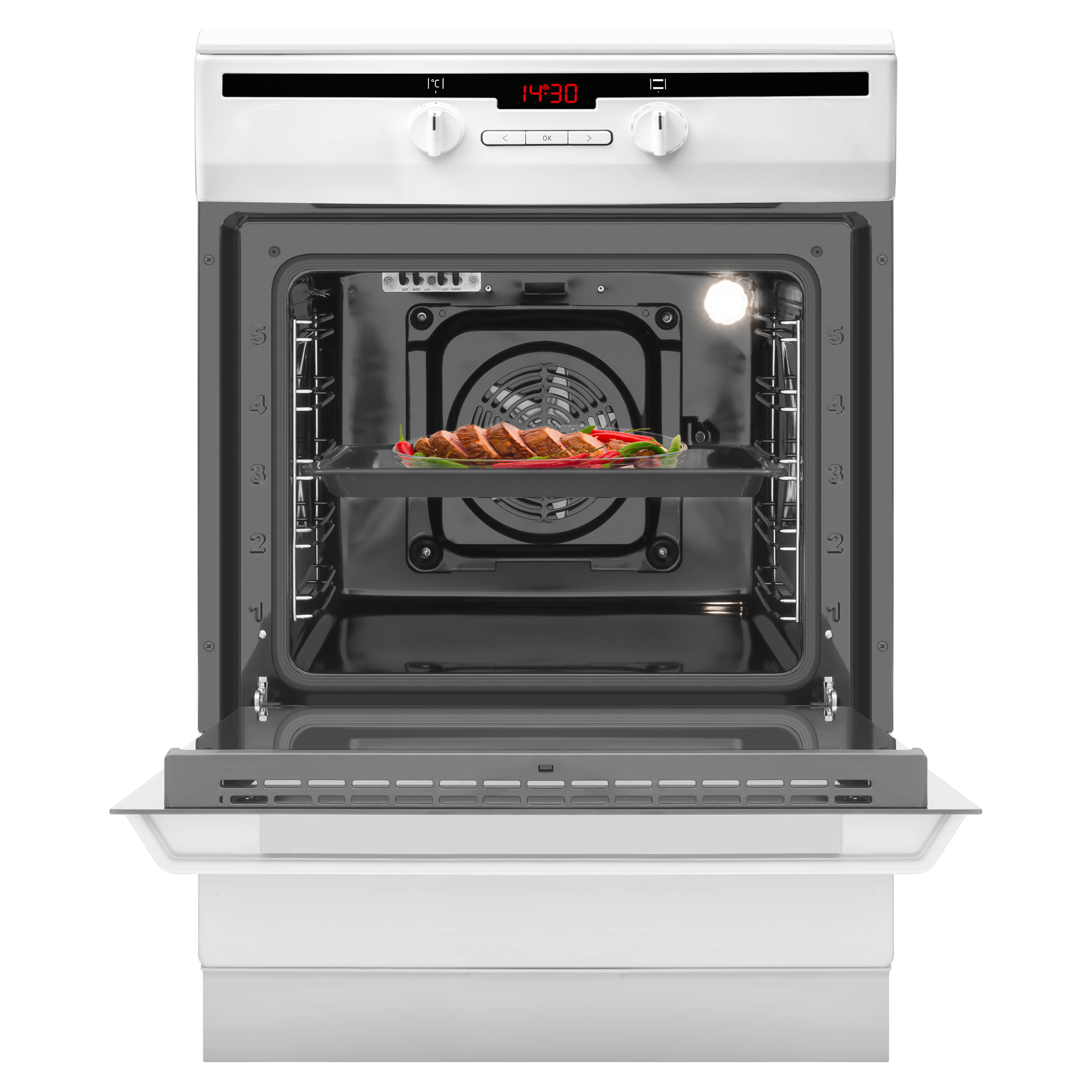 Een oven met de deur open, met een bak met eten en rode paprika's.