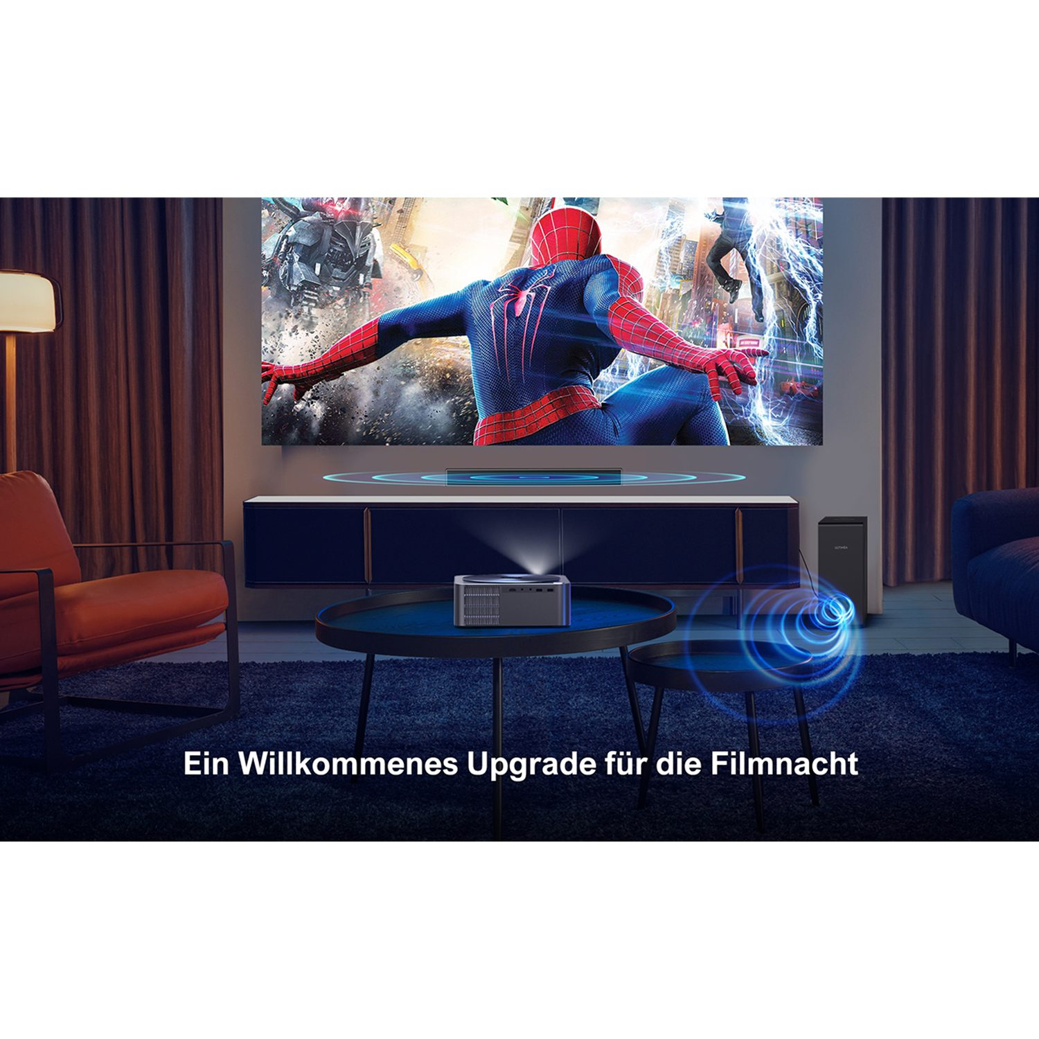 Ein Projektor projiziert einen Film an eine Wand. Text: Ein willkommenes Upgrade für die Filmnacht.