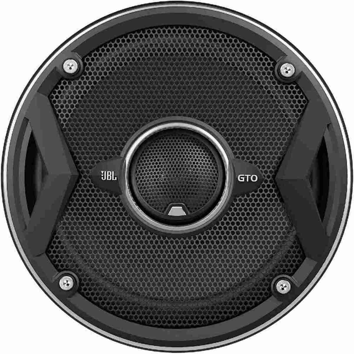 Runder schwarzer Autolautsprecher mit Mesh-Abdeckung, JBL-Logo und GTO-Etikett. Vier Schrauben sichtbar. Silberner Ring am Rand.