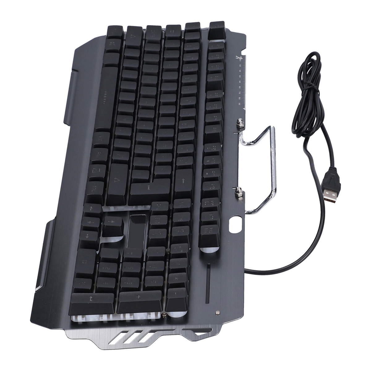 Eine schwarze Gaming-Tastatur mit silberner Umrandung und USB-Kabel. Die Tasten sind beleuchtet, auf weißem Grund.