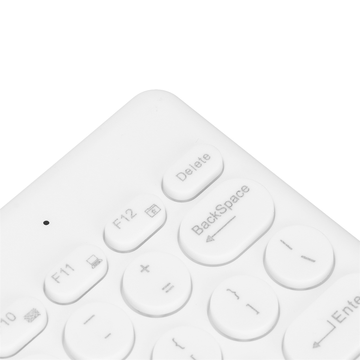 Nahaufnahme weißer Tastaturtasten: Löschen, BackSpace, F11, F12 und andere Funktionstasten. Alles in weißem Layout.