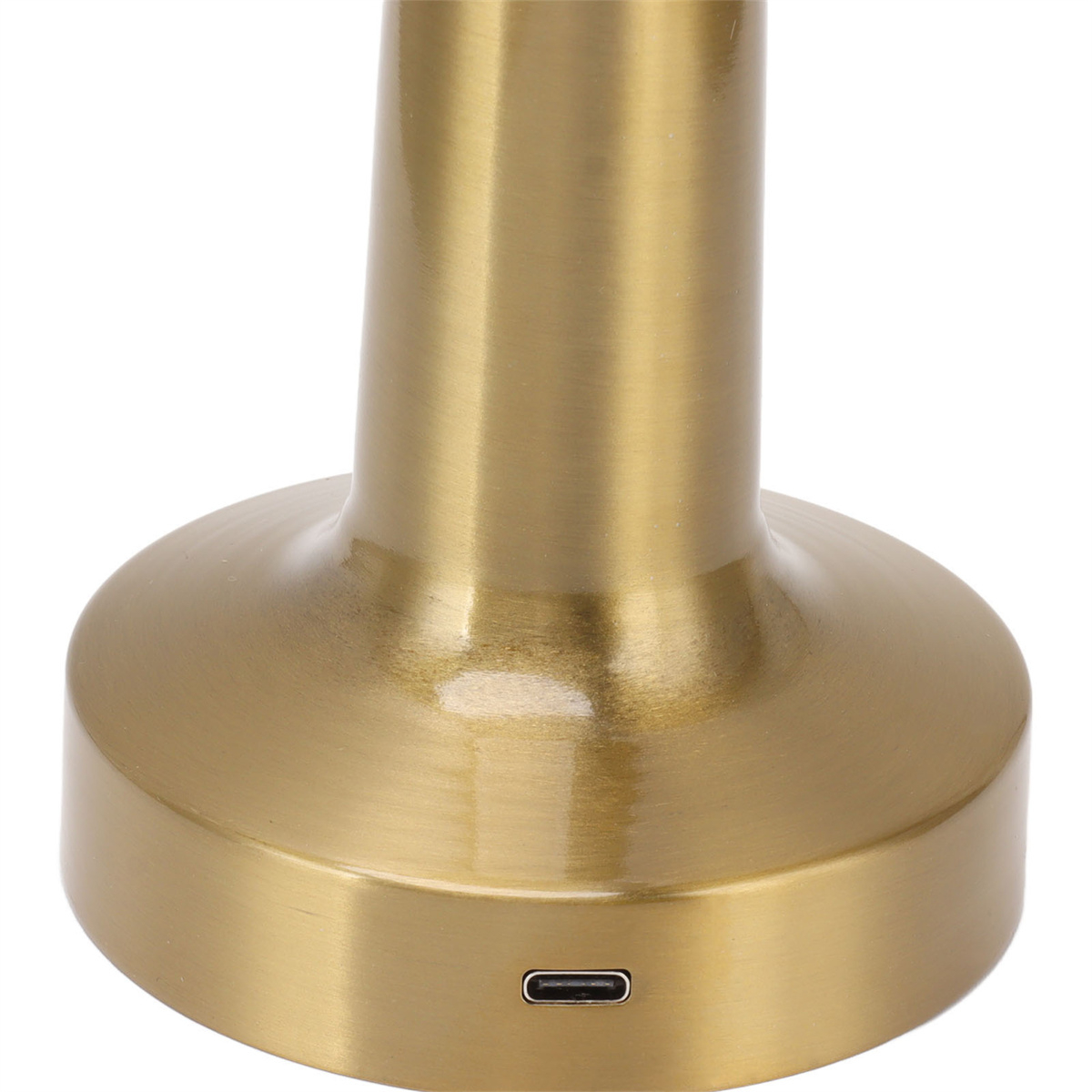 Ein goldfarbener, zylindrischer Lampensockel mit einem USB-Anschluss am Boden.