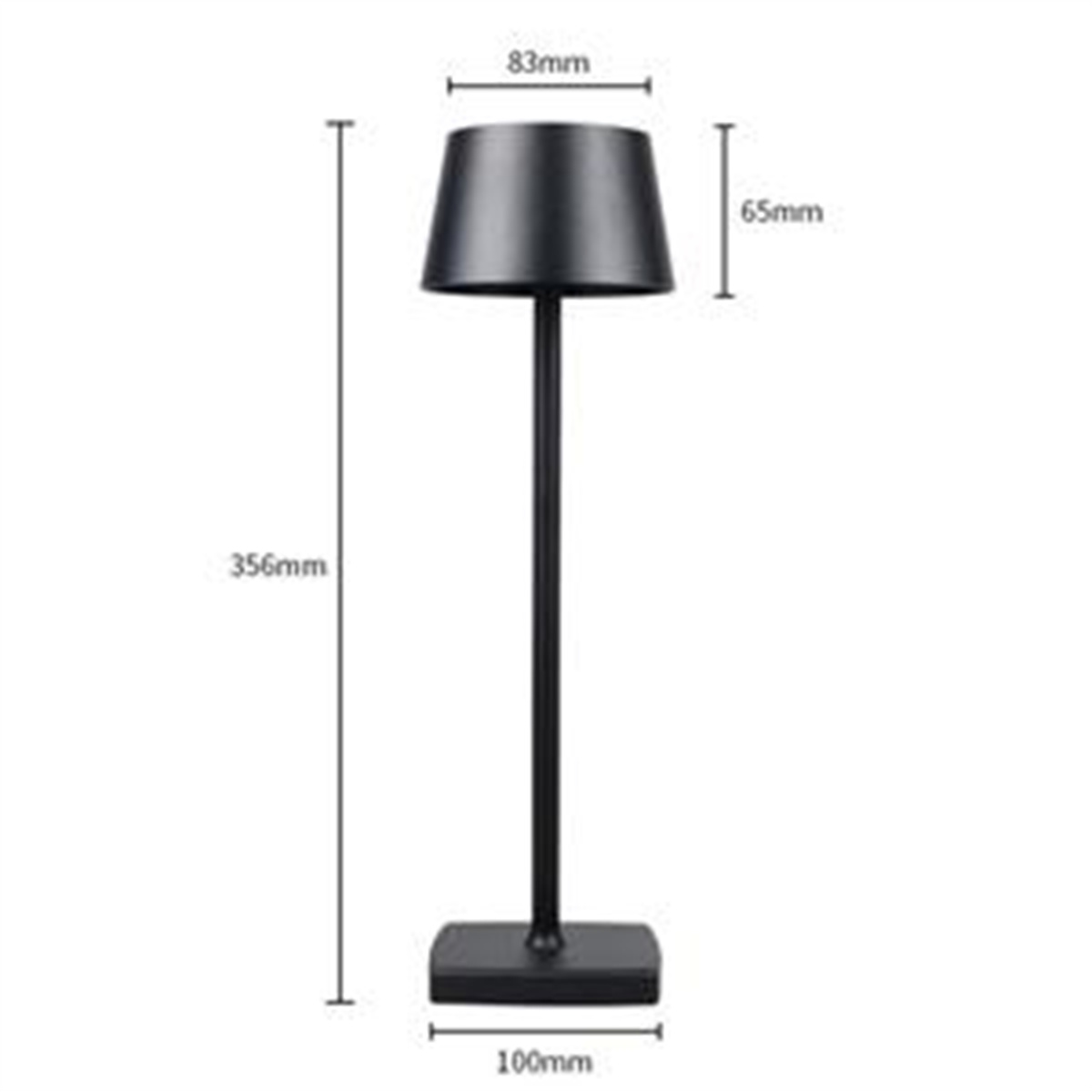 Schwarze Schreibtischlampe mit rechteckigem Fuß. Abmessungen: 356 mm hoch, 83 mm Schirm, 100 mm Fuß.
