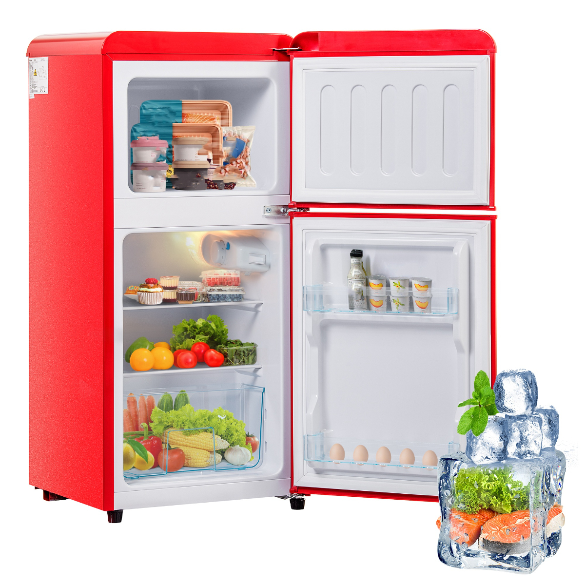 Ein roter Kühlschrank ist geöffnet. Im Inneren befinden sich Lebensmittel. Eis im Vordergrund, der Kühlschrank ist weiß.