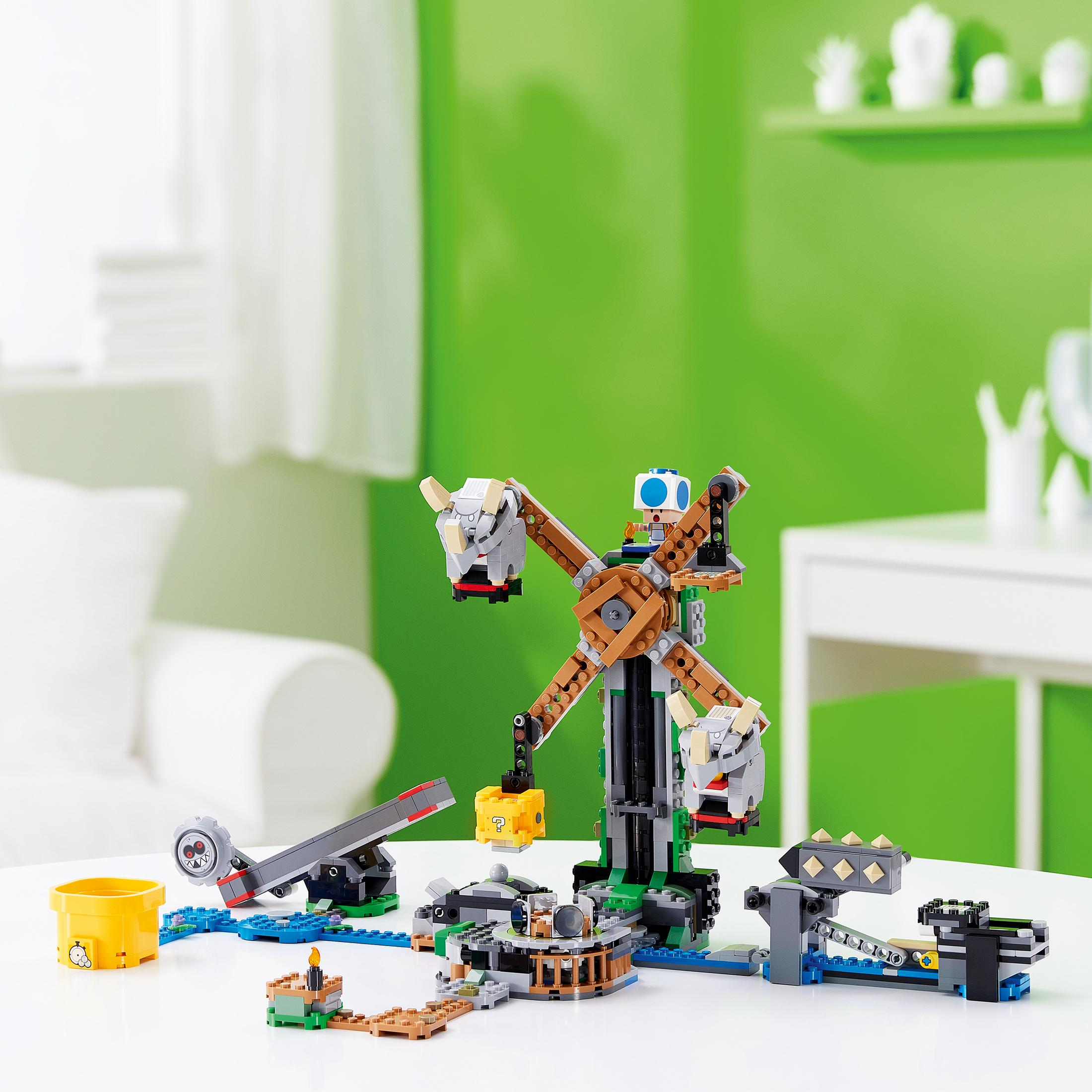 LEGO Super Mario Set mit einem Riesenrad-ähnlichen Aufbau und verschiedenen Figuren.