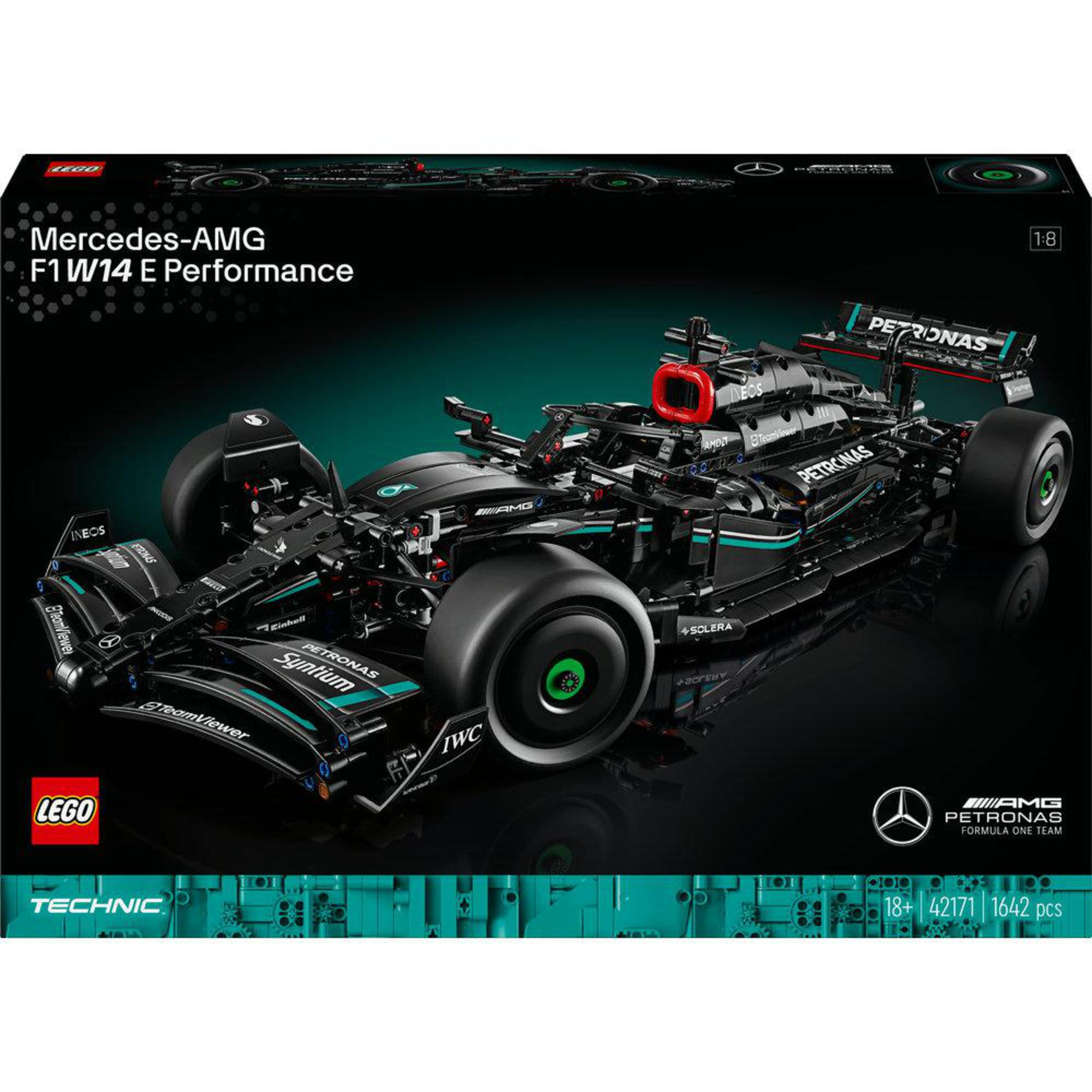 Pudełko i złożony model LEGO Technic Mercedes-AMG F1 W14 E Performance.