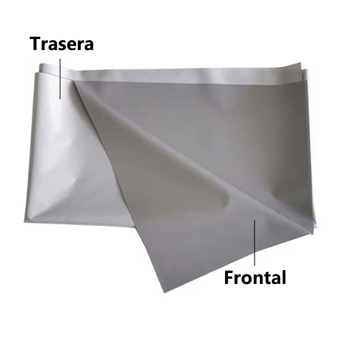 Dos hojas de papel plateado metálico, una doblada sobre la otra.