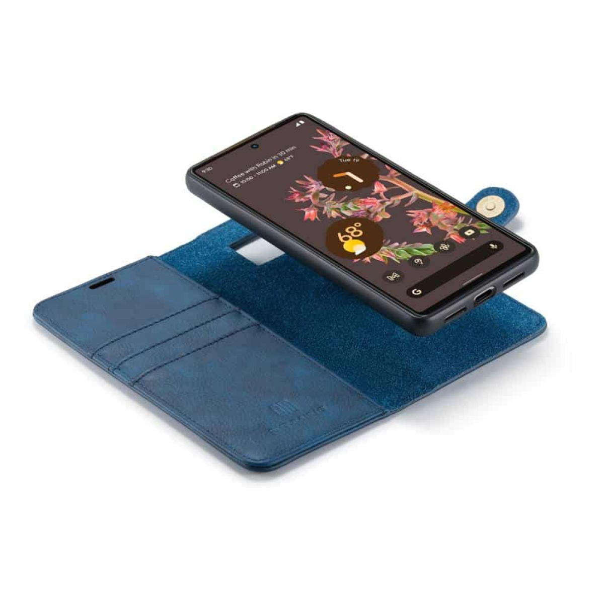 Geöffnete blaue Leder-Handyhülle mit Telefon, auf weißer Oberfläche.
