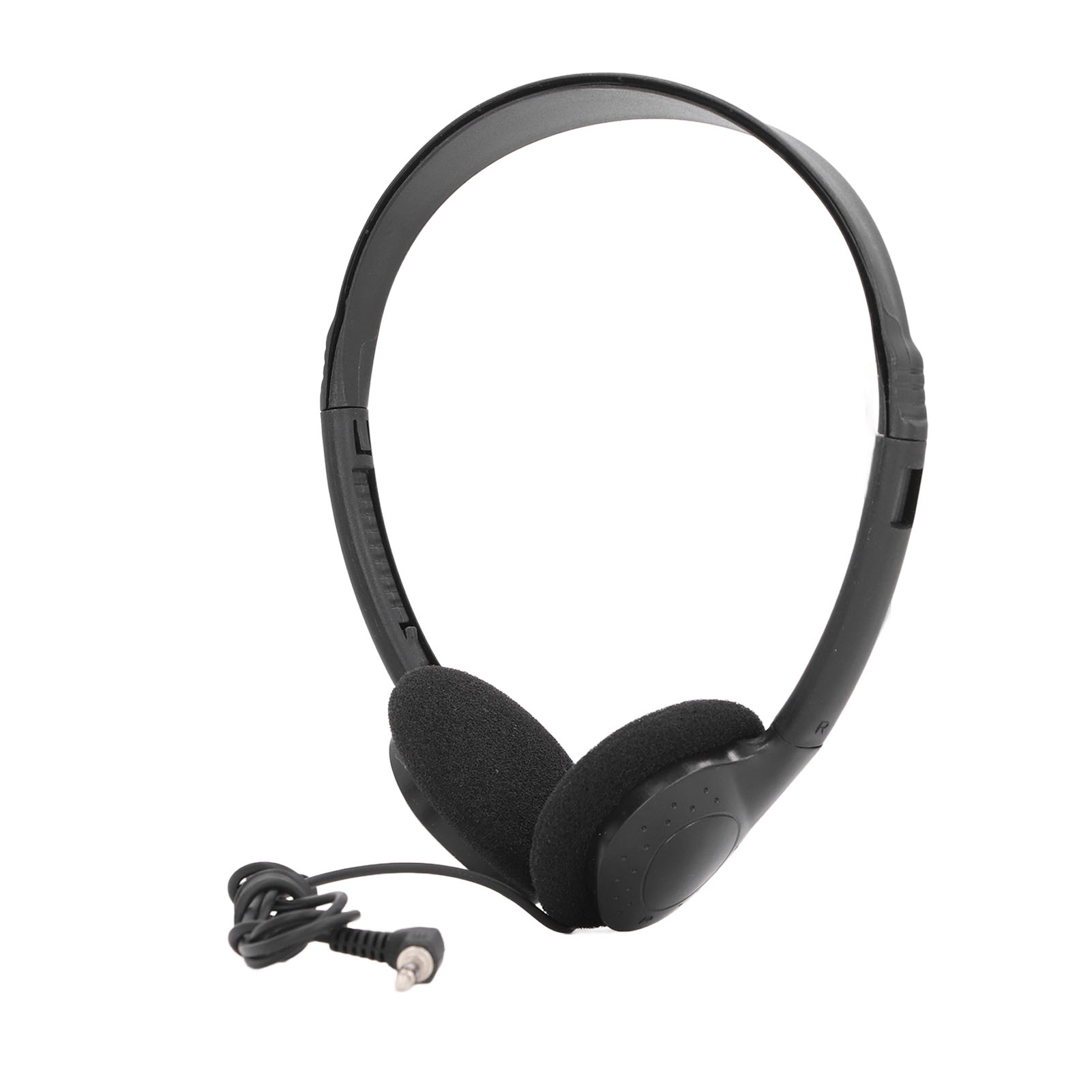 Schwarze Kopfhörer mit Ohrmuscheln und einem Kabel mit Klinkenstecker. Weißer Hintergrund.