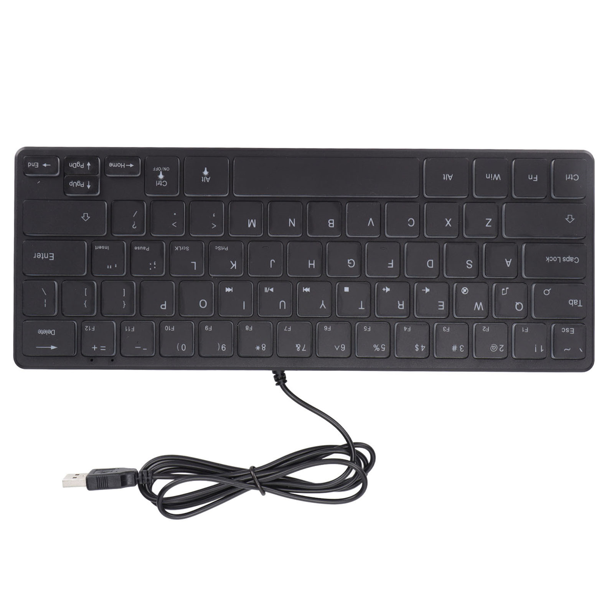 Eine schwarze, kompakte Tastatur mit weißen Buchstaben-Tasten und einem USB-Kabel unten.