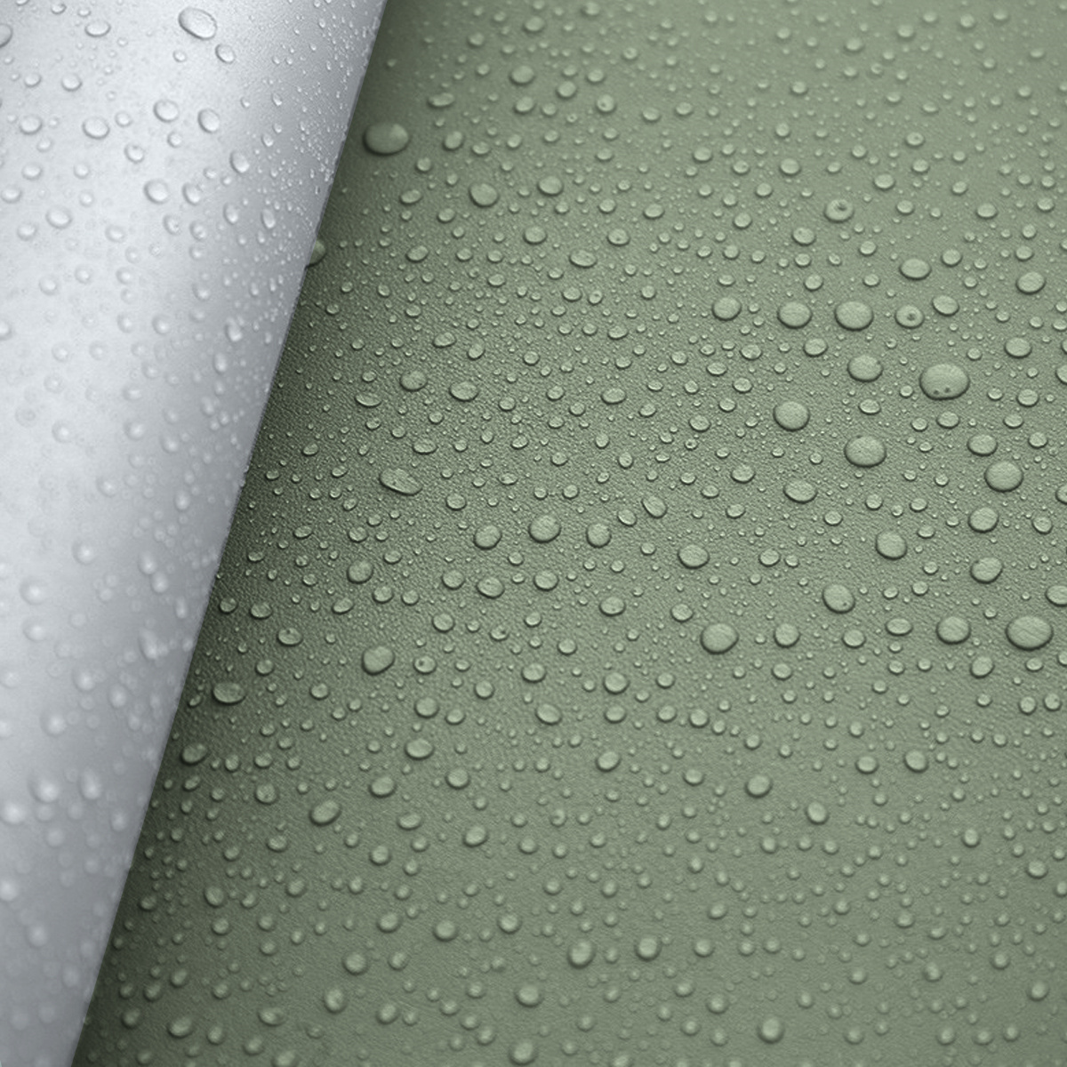 Nahaufnahme von Wassertropfen auf einer grünen, strukturierten Oberfläche. Eine gerollte weiße Kante.