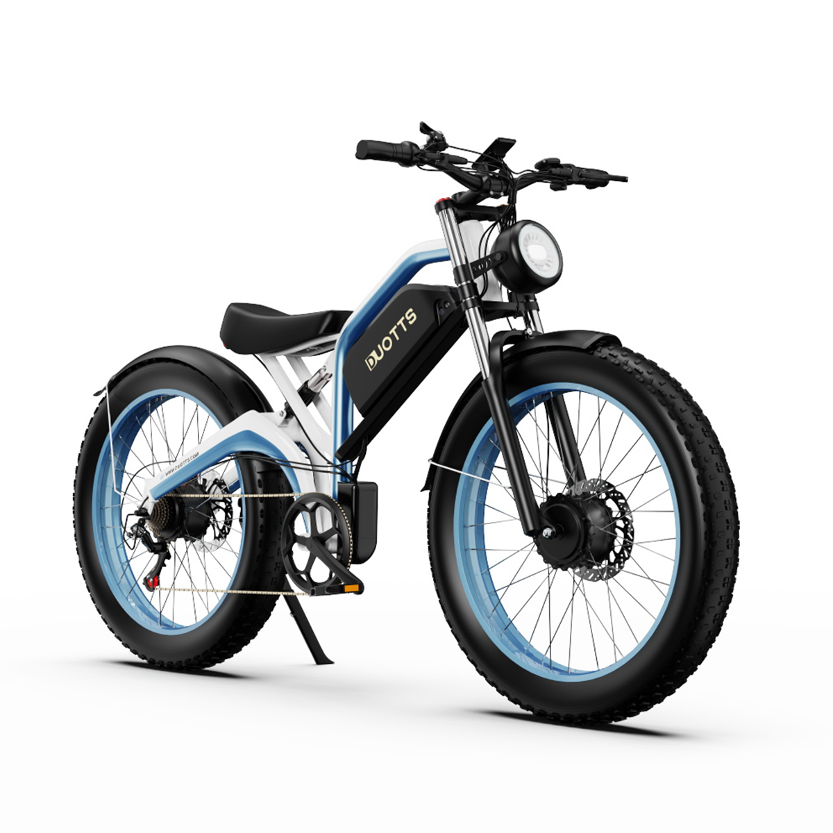 Bicicleta eléctrica blanca y azul con neumáticos negros y faro redondo sobre fondo blanco.