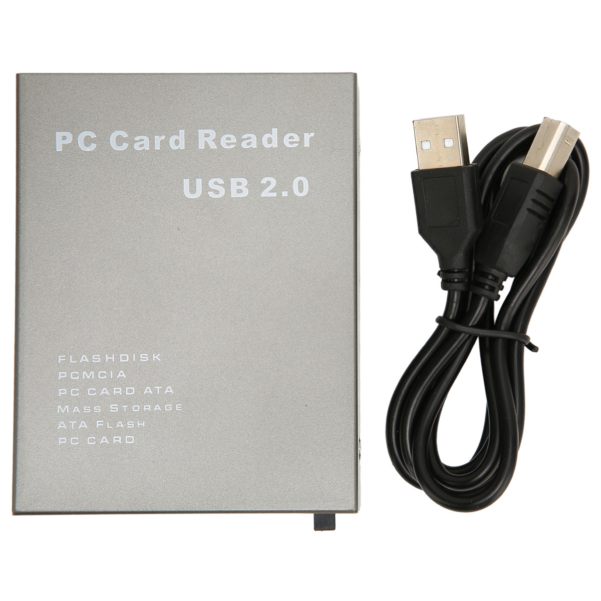 Ein silberner PC-Kartenleser USB 2.0 mit einem schwarzen USB-Kabel daneben.