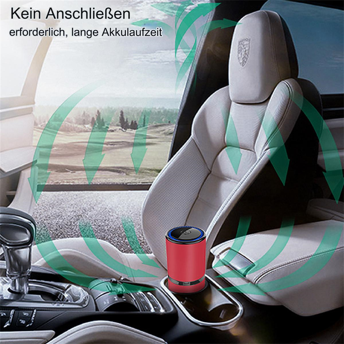 Roter Luftreiniger im Getränkehalter des Autos, weißer Innenraum, grüne Pfeile und Text auf Deutsch.