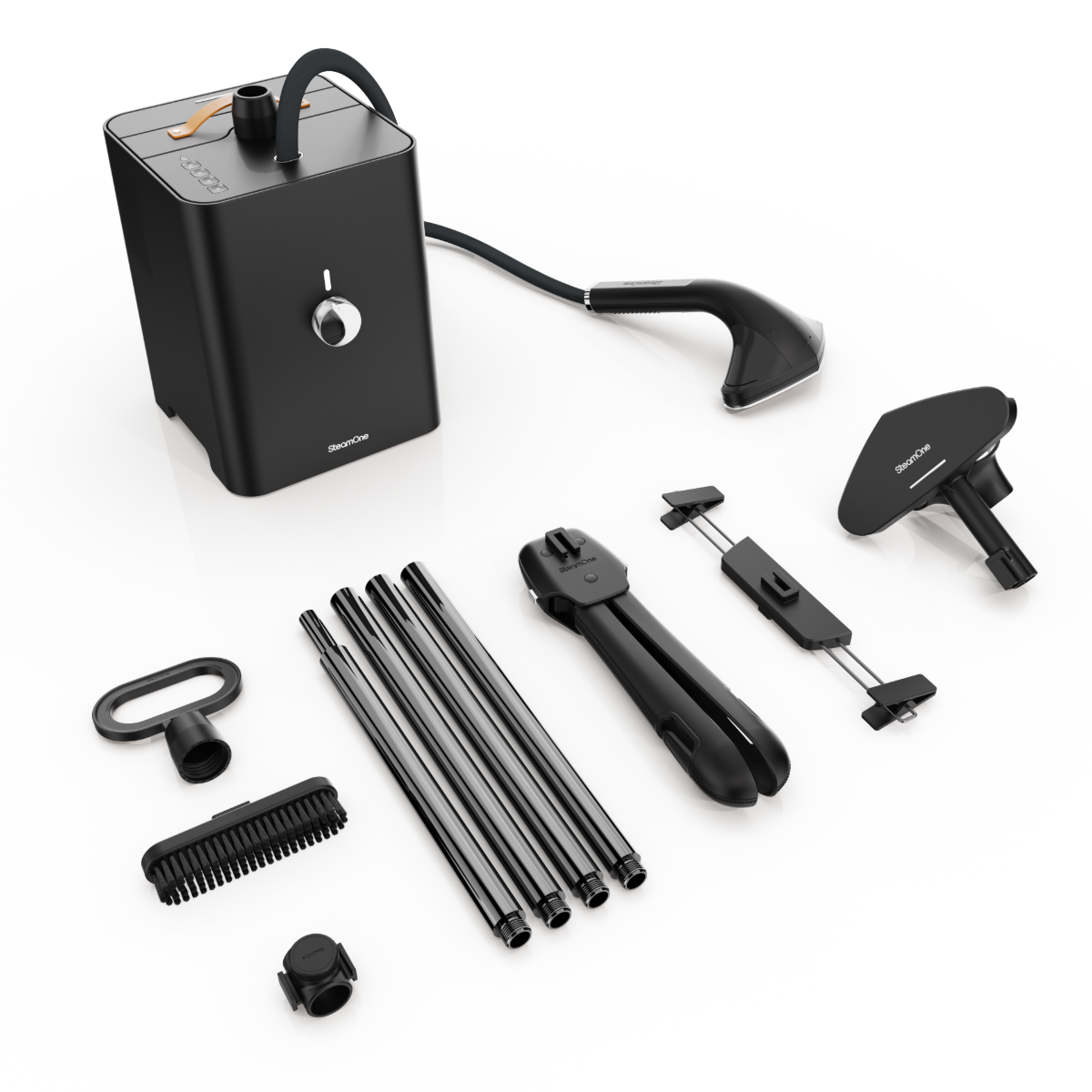 Ensemble de nettoyage vapeur noir avec plusieurs accessoires. Fond blanc.