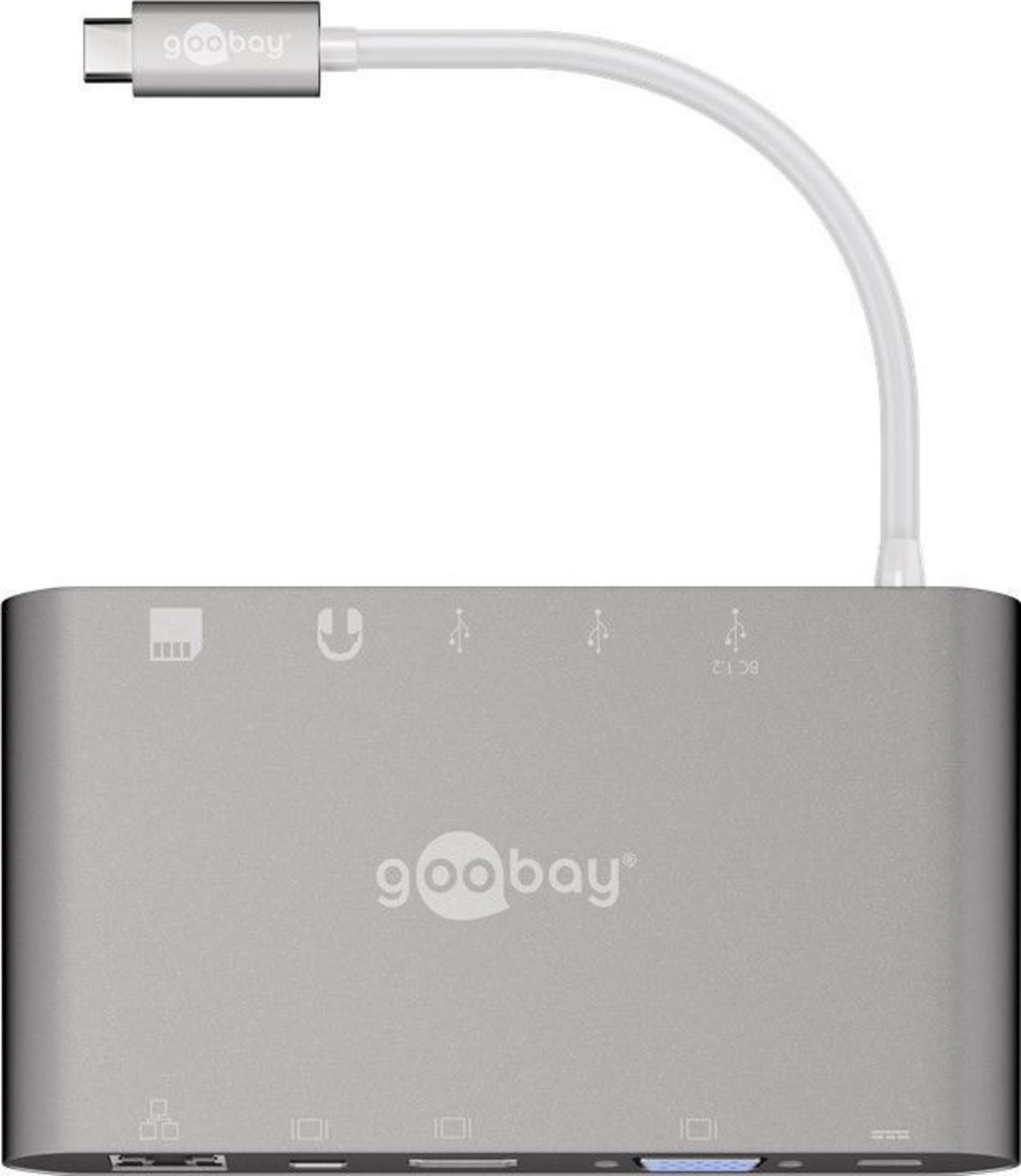 Silberner Hub-Adapter mit Kabel. Hintergrund: Weiß.