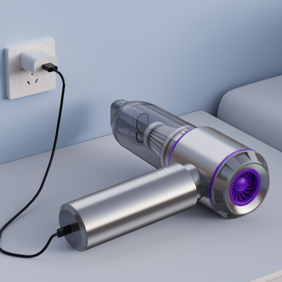 Staubsauger wird mit einem Stecker in einer Steckdose auf weißer Oberfläche aufgeladen.