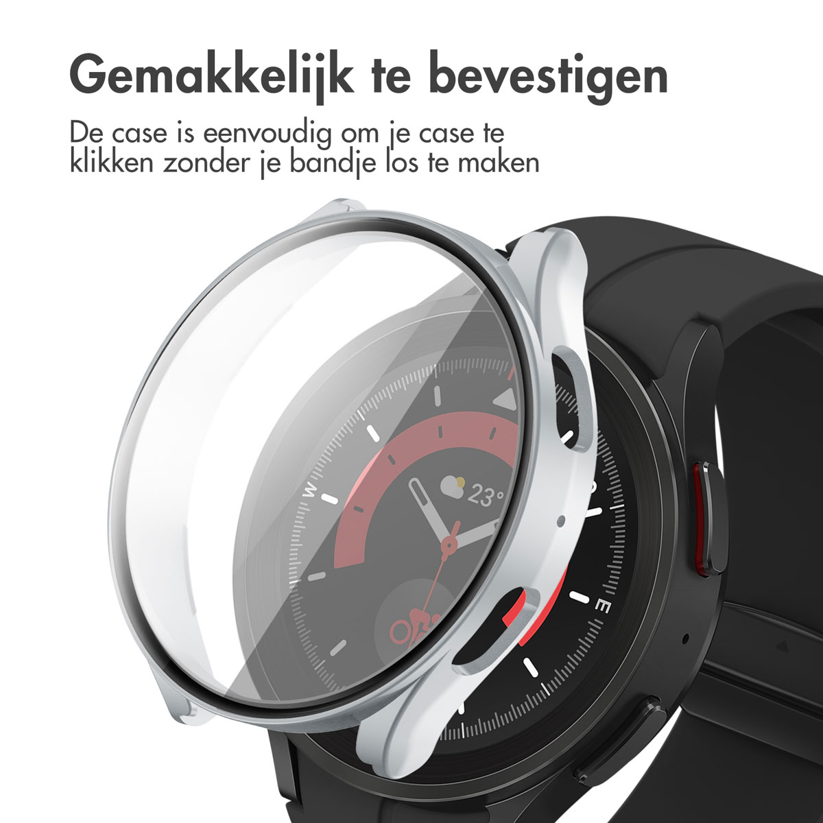 Een zilveren horlogekast met een transparante hoes wordt op een zwarte smartwatch met een rode en zwarte wijzerplaat geplaatst.