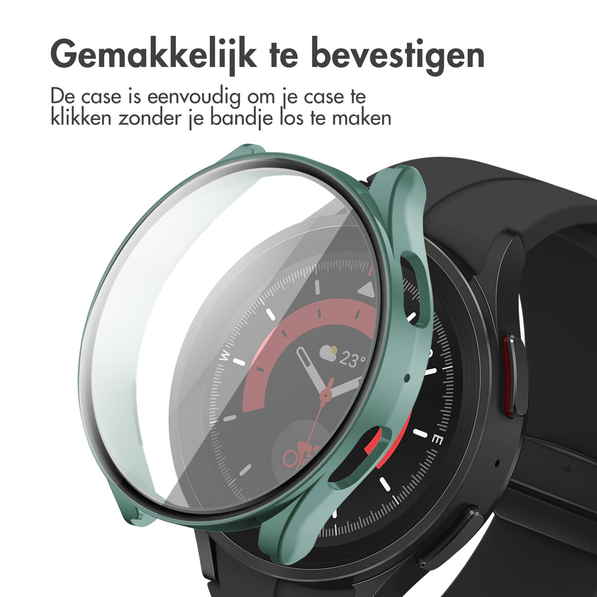 Een zwarte smartwatch met een groene hoes. De hoes is open en toont de wijzerplaat.