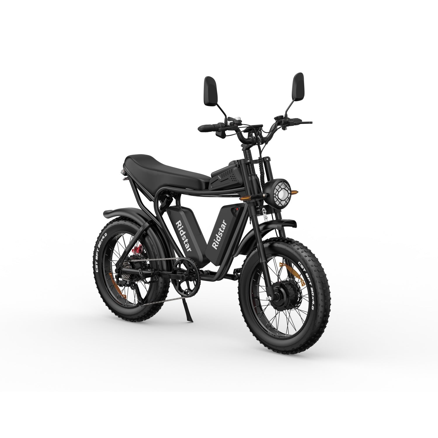 Schwarzes Elektrofahrrad im Motorradstil. Schwarze Reifen. Runder Scheinwerfer. Weißer Hintergrund.