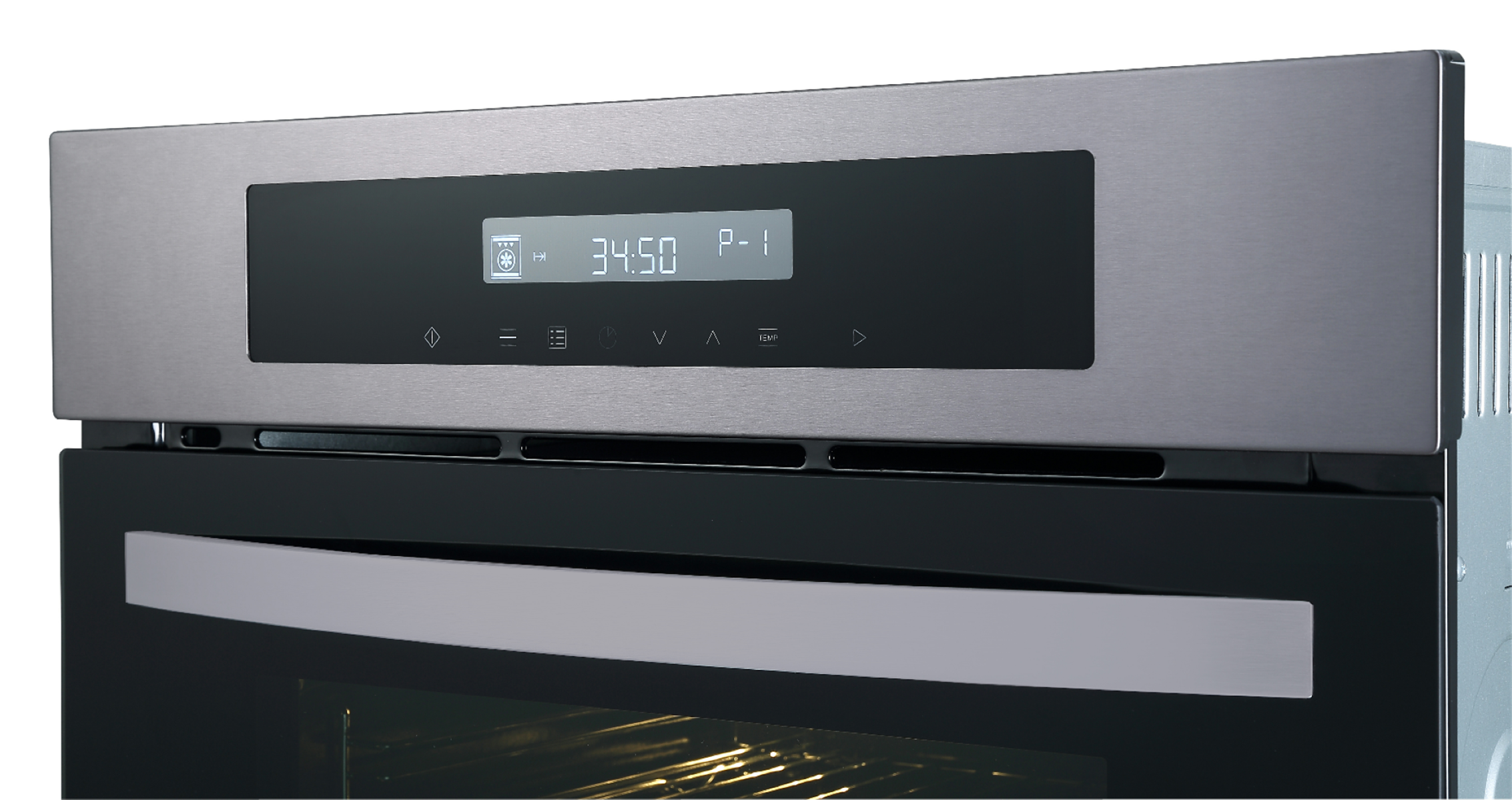 Nahaufnahme eines eingebauten Ofenbedienfelds mit Digitalanzeige für Temperatur und Einstellungen.