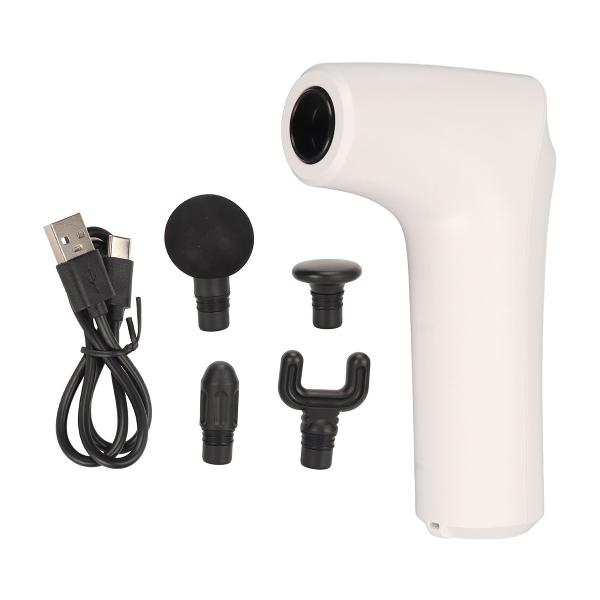 Weiße Massagepistole mit Aufsätzen und USB-Kabel.