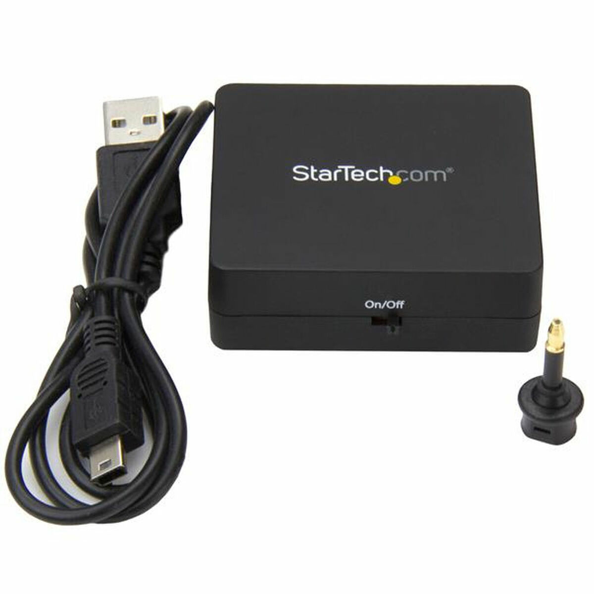 Dispositivo negro StarTech.com con cable USB y otro cable con un enchufe pequeño.