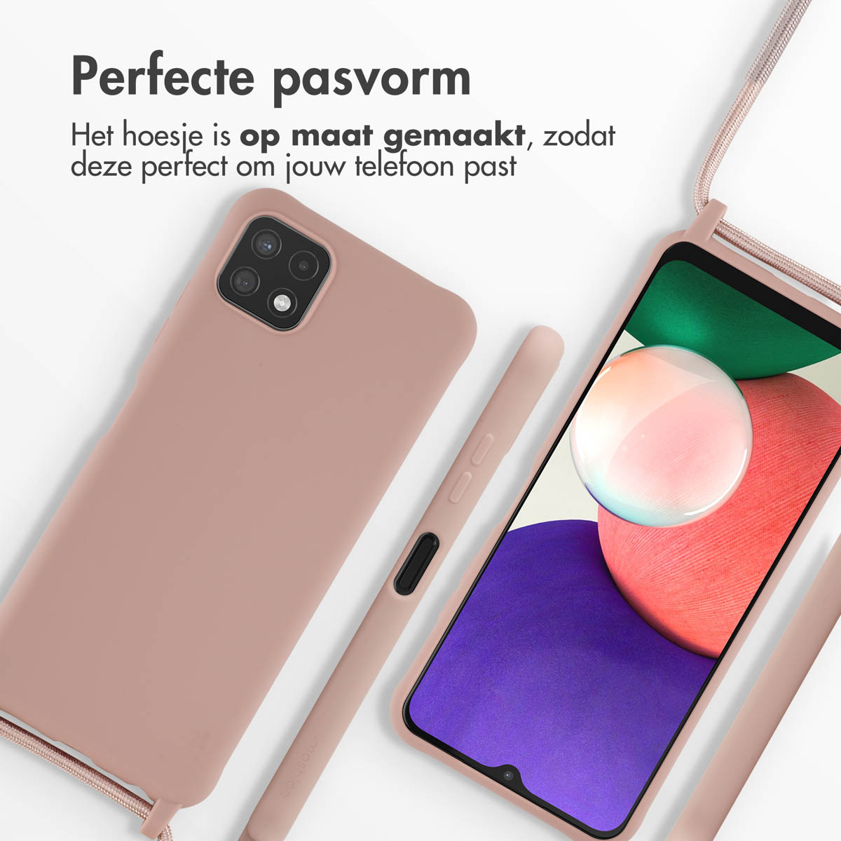 Twee telefoonhoesjes, één roze en één roze, met een bijpassend koord en een telefoon. Een pen ligt ook.