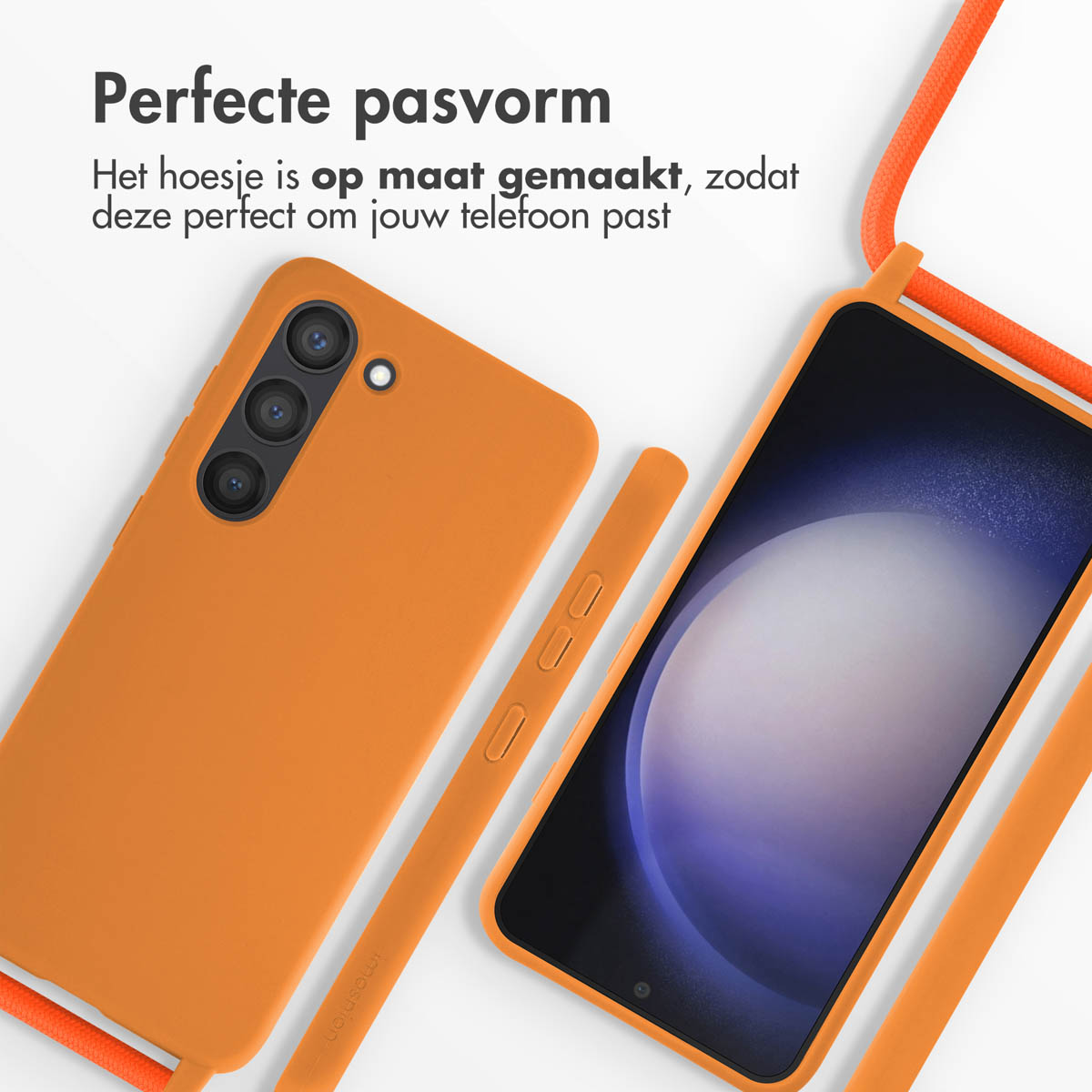 Oranje telefoonhoesje en telefoon. Tekst: Perfecte pasvorm. Hoesje is op maat gemaakt, past perfect.