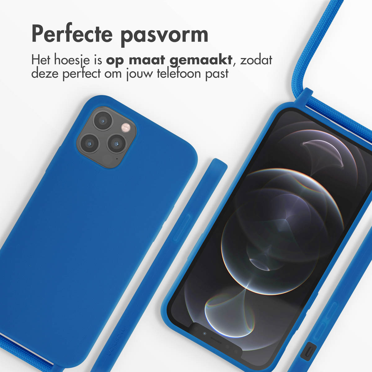 Coque de téléphone bleue avec téléphone, cordon de suspension.