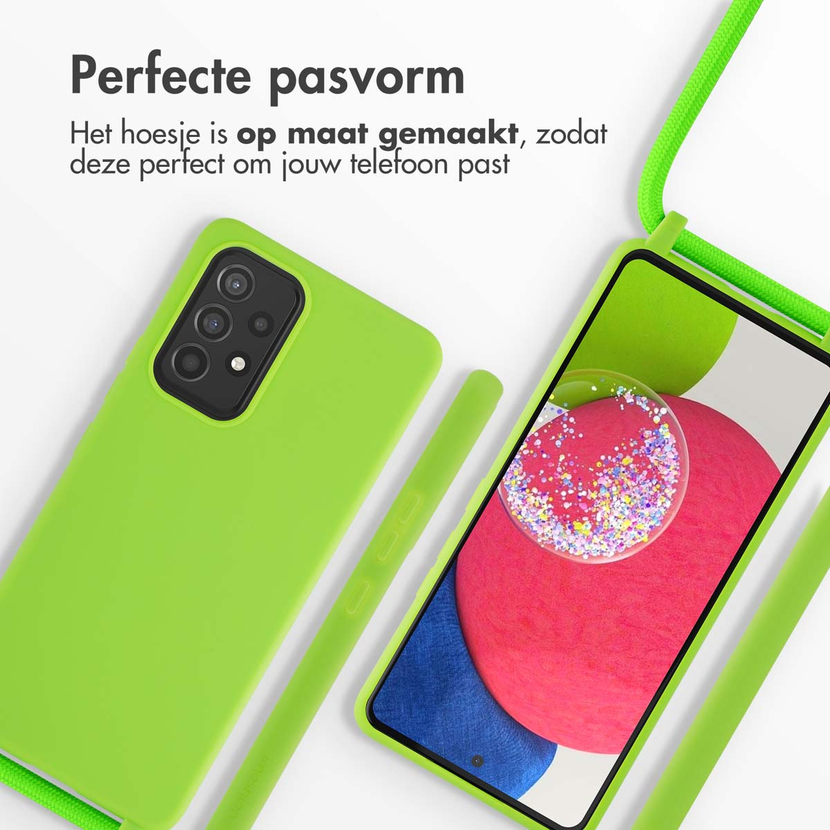 Coque de téléphone verte avec un téléphone, sangle verte. Texte: Ajustement parfait.